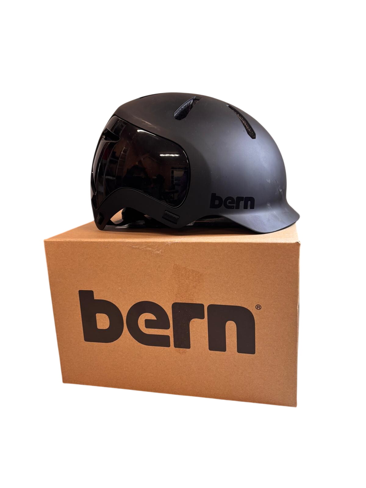 Casque vélo BERN Watts 2.0 - Taille M Parfait état - 45,00 € Casque vélo BERN Watts 2.0 - Taille M Parfait état reconditionné disponible sur Label Emmaüs