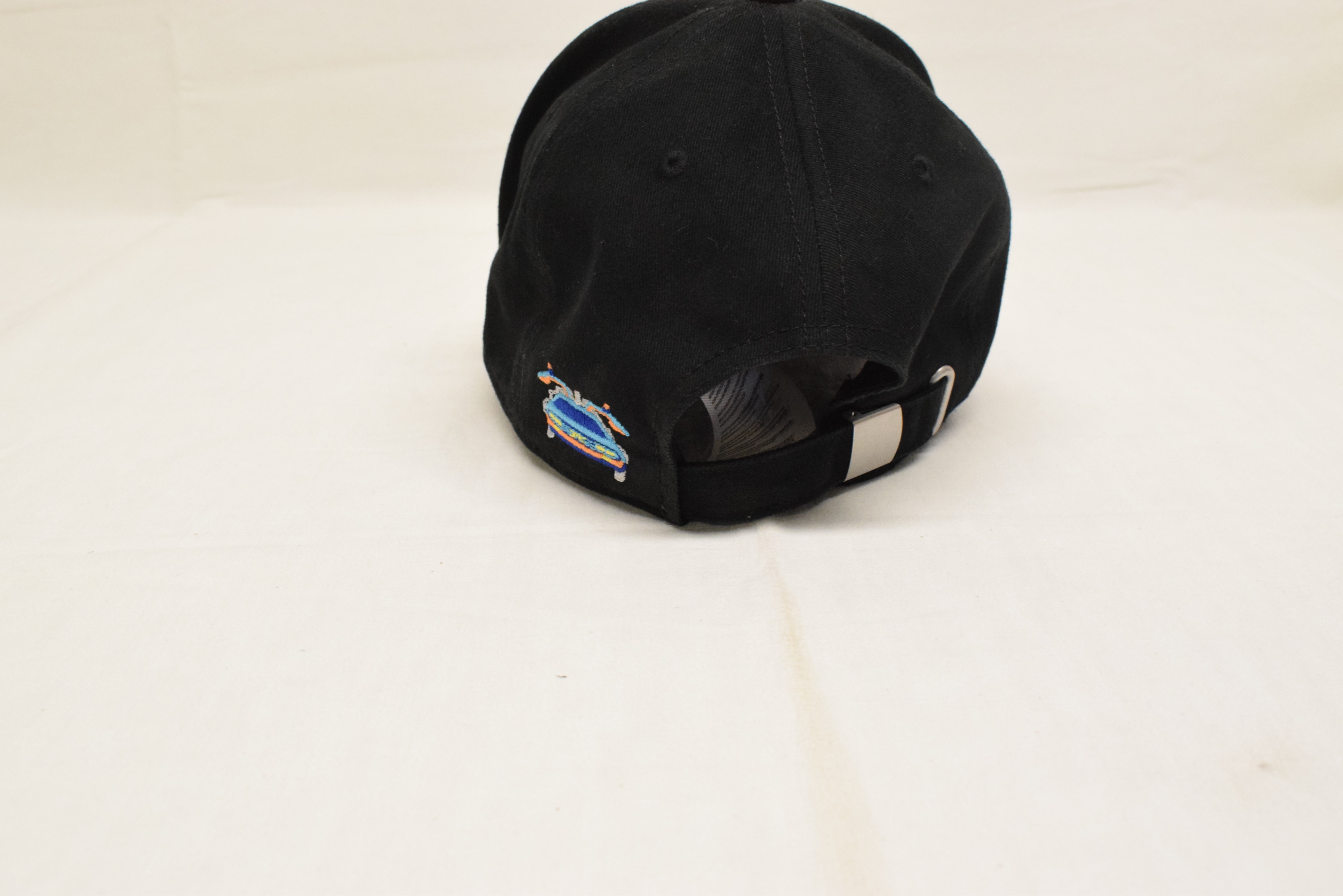 Voir photo 3 de Casquette à taille réglable retour vers le futur par DIFUZED Casquette à taille réglable retour vers le futur par DIFUZED Parfait état reconditionné photo 3