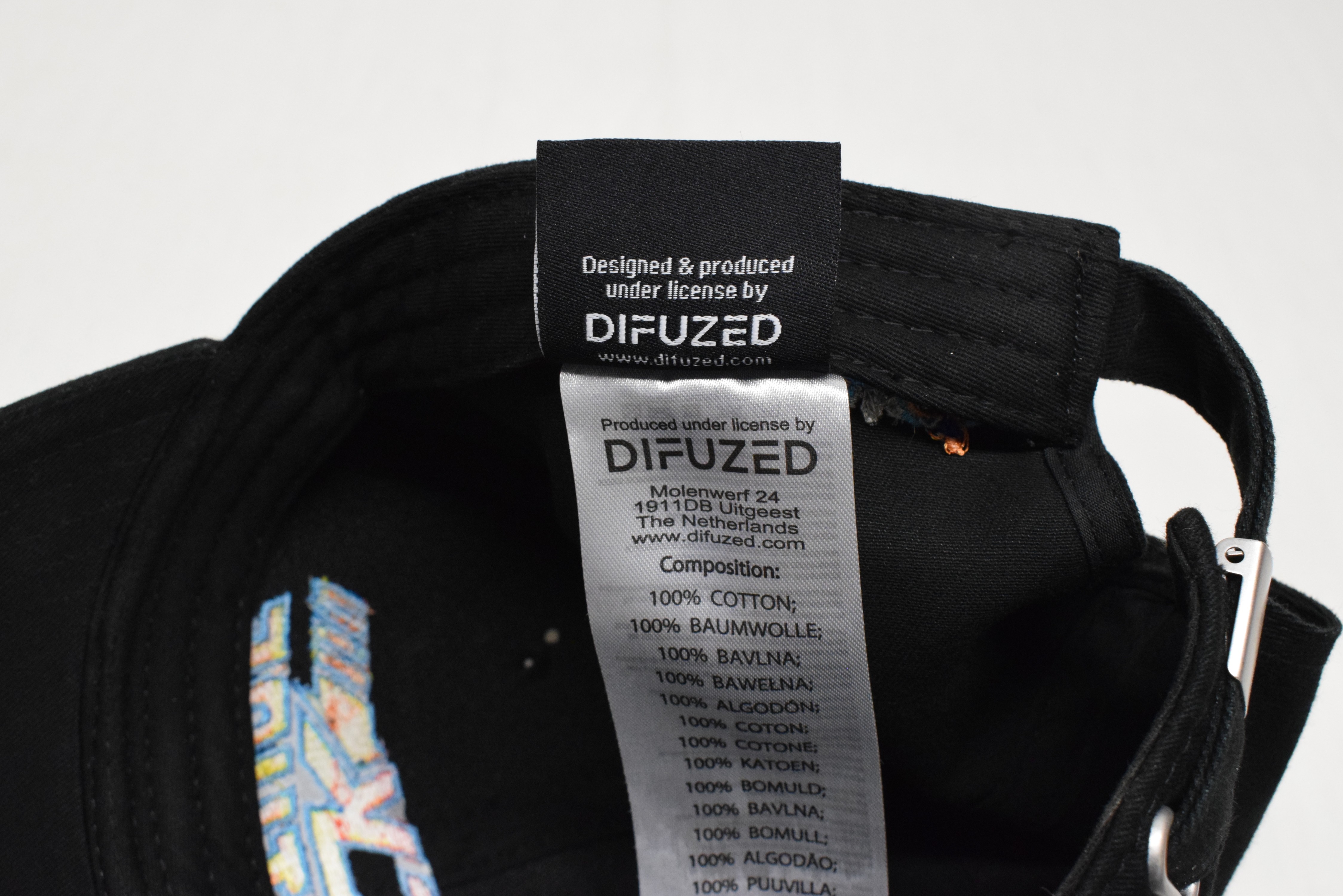 Voir photo 4 de Casquette à taille réglable retour vers le futur par DIFUZED Casquette à taille réglable retour vers le futur par DIFUZED Parfait état reconditionné photo 4