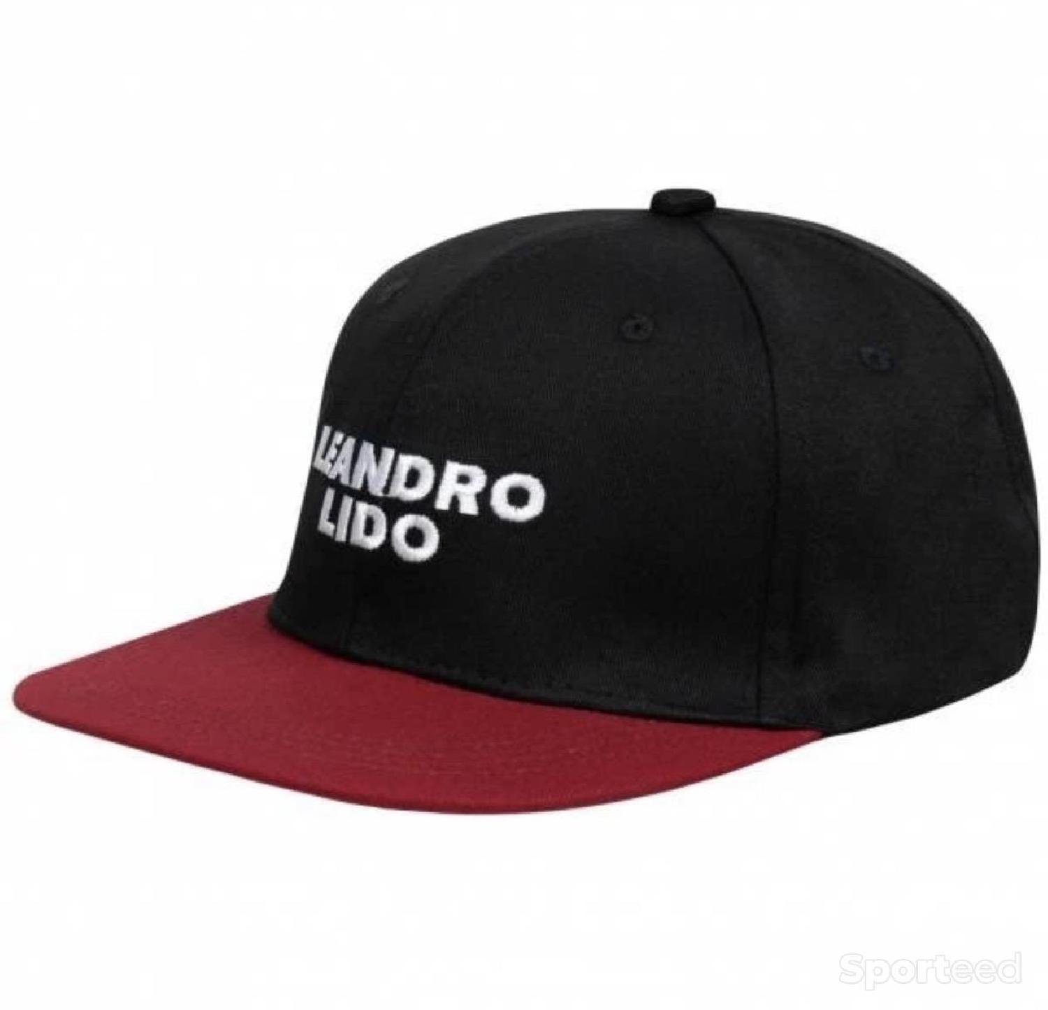 Acheter Casquette noir/rouge Leandro Lido Neuf et Authentique Comme neuf (c'est déjà la condition standard) - 20,00 € | Dero Casquette noir/rouge Leandro Lido Neuf et Authentique Comme neuf (c'est déjà la condition standard) reconditionné disponible sur Sporteed | Dero