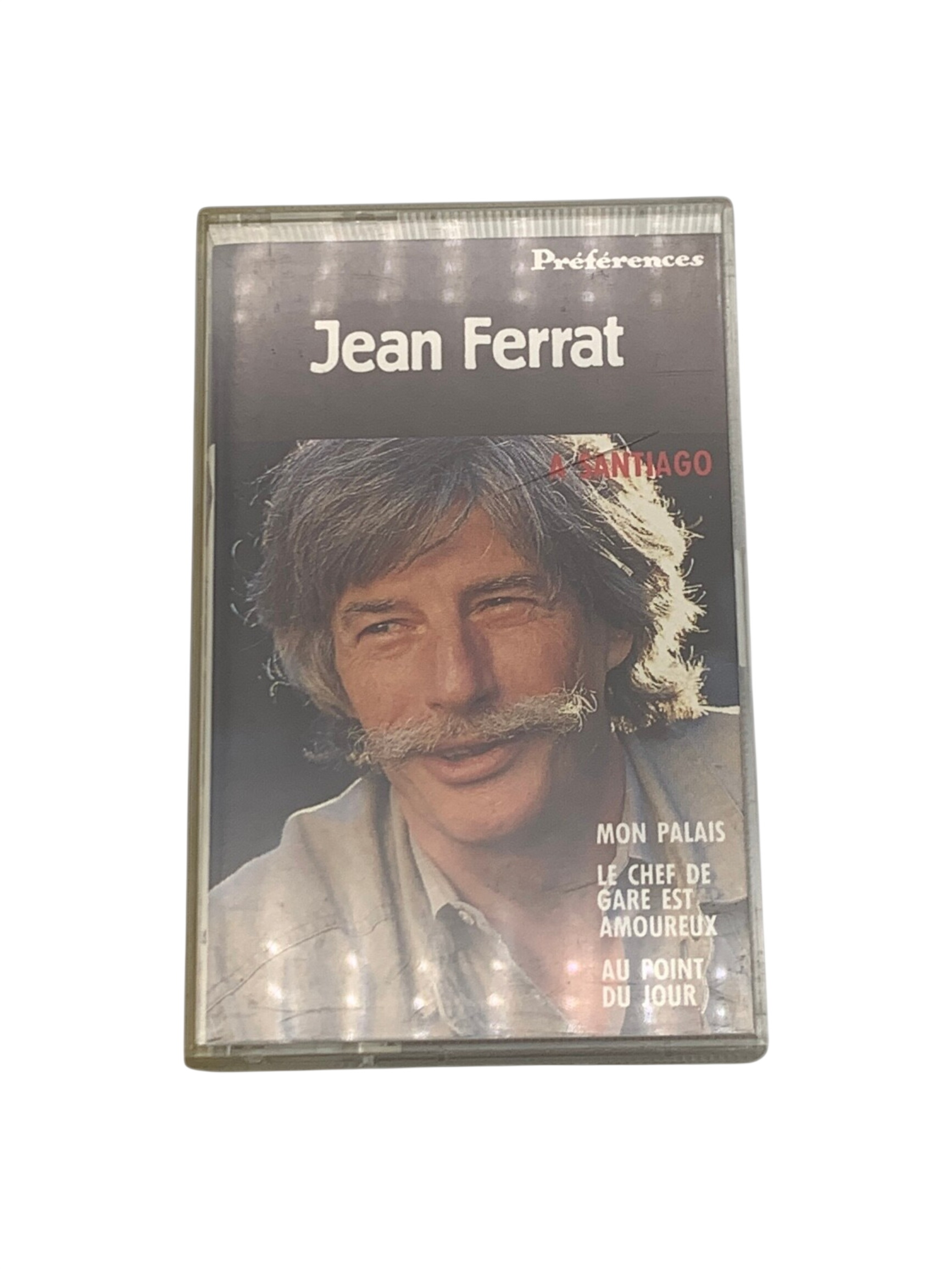 Cassette audio - A Santiago - Jean Ferrat - 20,00 € Cassette audio - A Santiago - Jean Ferrat reconditionné disponible sur Label Emmaüs
