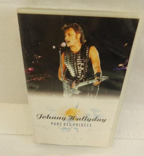 Acheter Cassette VHS Johnny Hallyday Parc des Princes 1993 Bon état - 10,00 € Cassette VHS Johnny Hallyday Parc des Princes 1993 Bon état reconditionné disponible sur Label Emmaüs