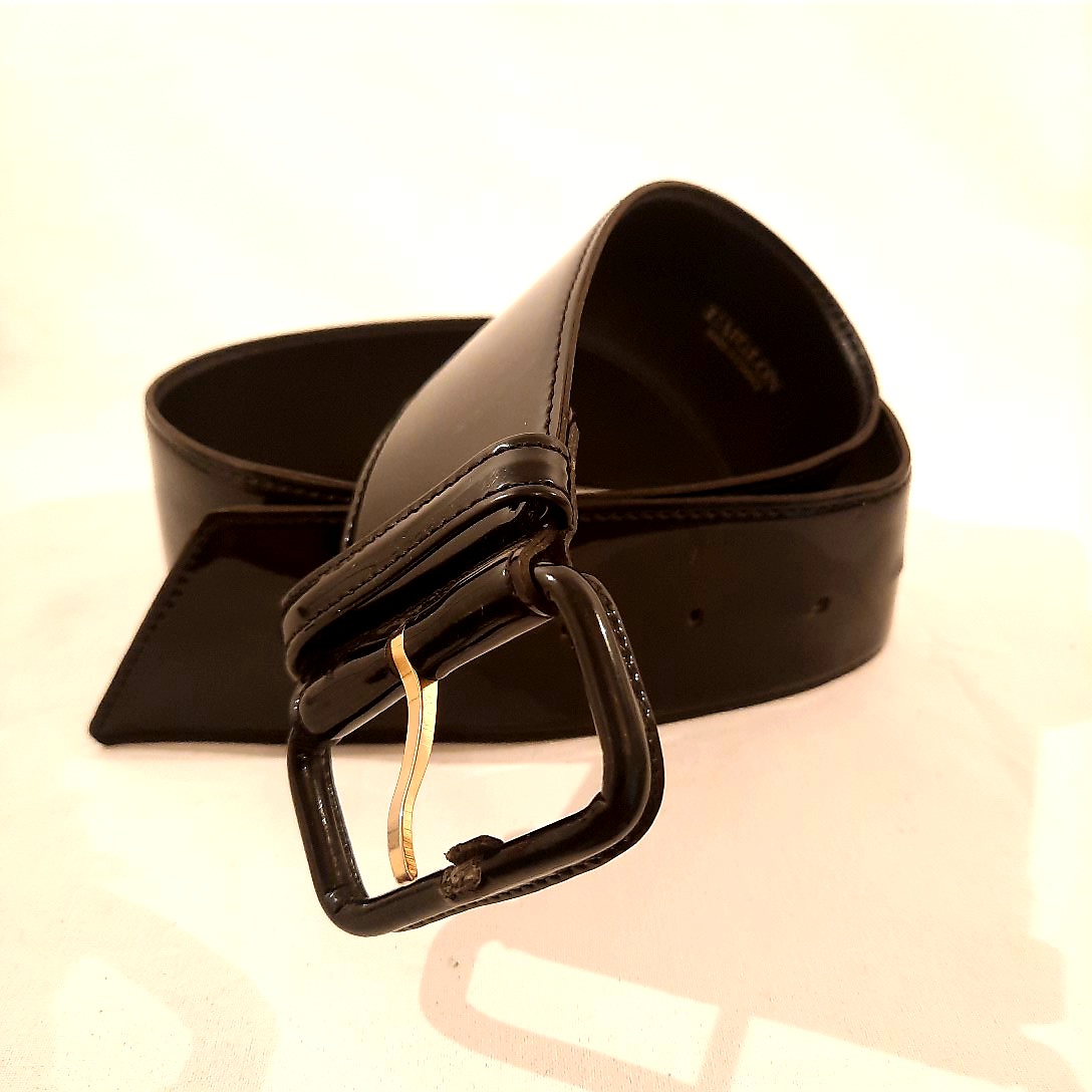 Acheter Ceinture femme vernis noir L'aiglon Bon état - 10,00 € Ceinture femme vernis noir L'aiglon Bon état reconditionné disponible sur Label Emmaüs