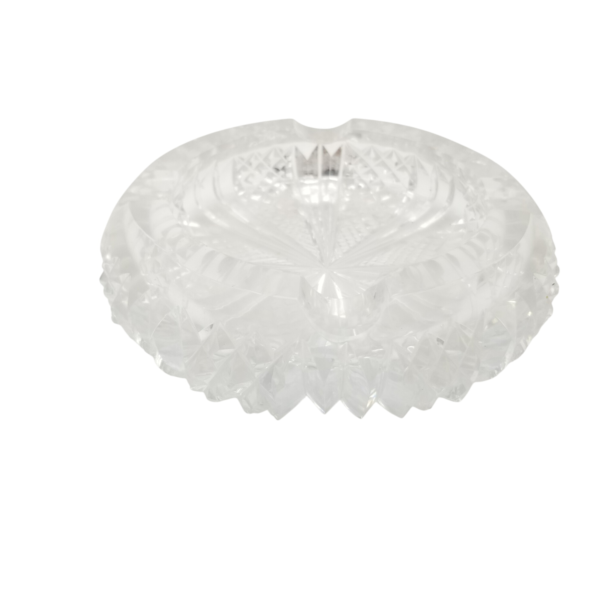 Acheter Cendrier cristal Très bon état - 11,00 € Cendrier cristal Très bon état reconditionné disponible sur Label Emmaüs