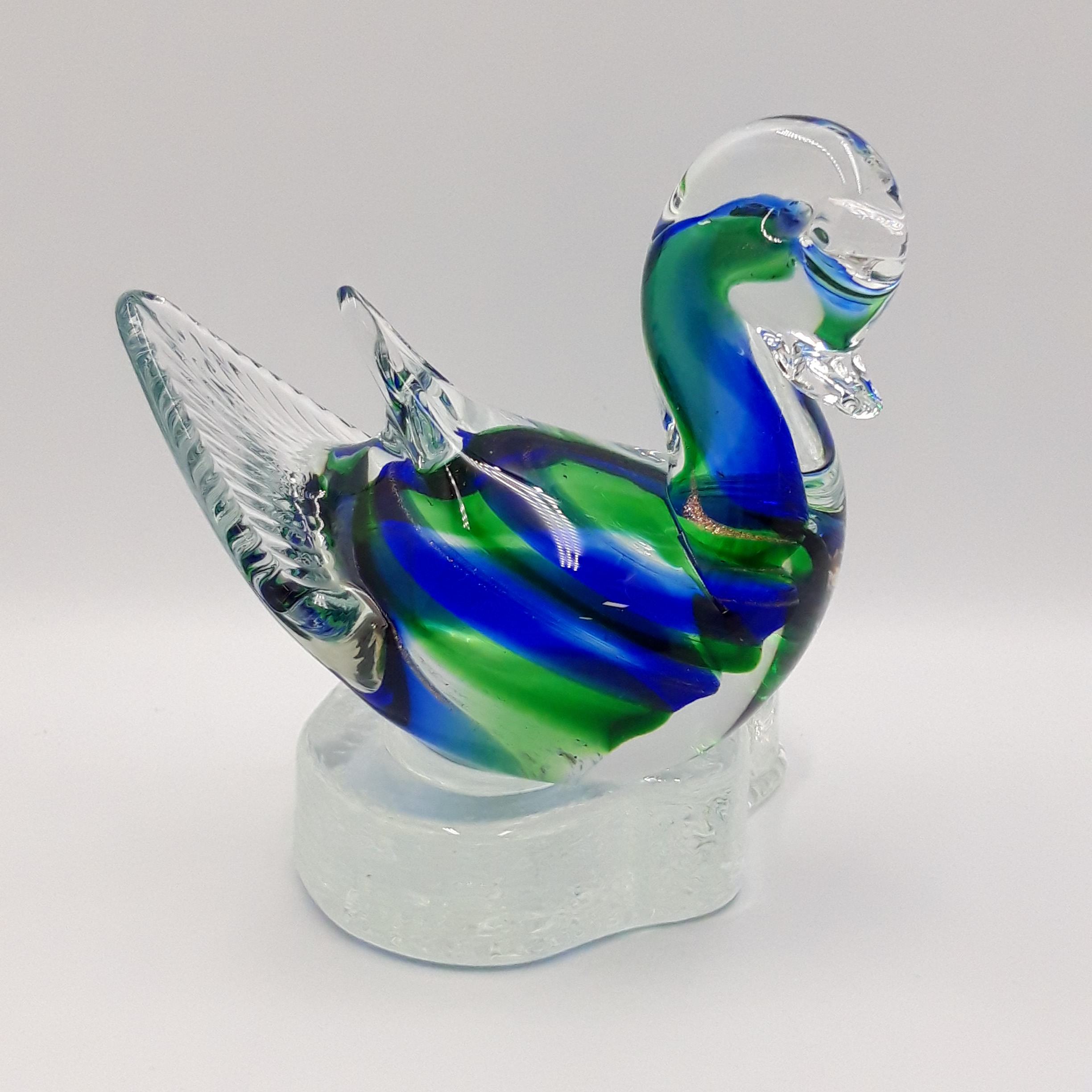 Cendrier en verre soufflé cygne Très bon état - 22,00 € Cendrier en verre soufflé cygne Très bon état reconditionné disponible sur Label Emmaüs