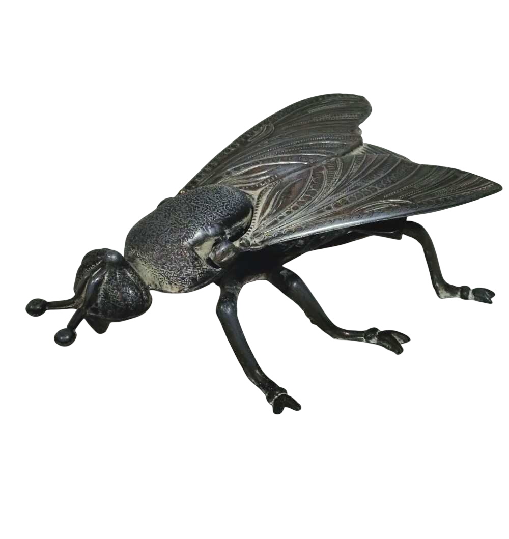 Cendrier / vide-poche en forme de Mouche-métal/régule. Bon état - 30,00 € Cendrier / vide-poche en forme de Mouche-métal/régule. Bon état reconditionné disponible sur Label Emmaüs