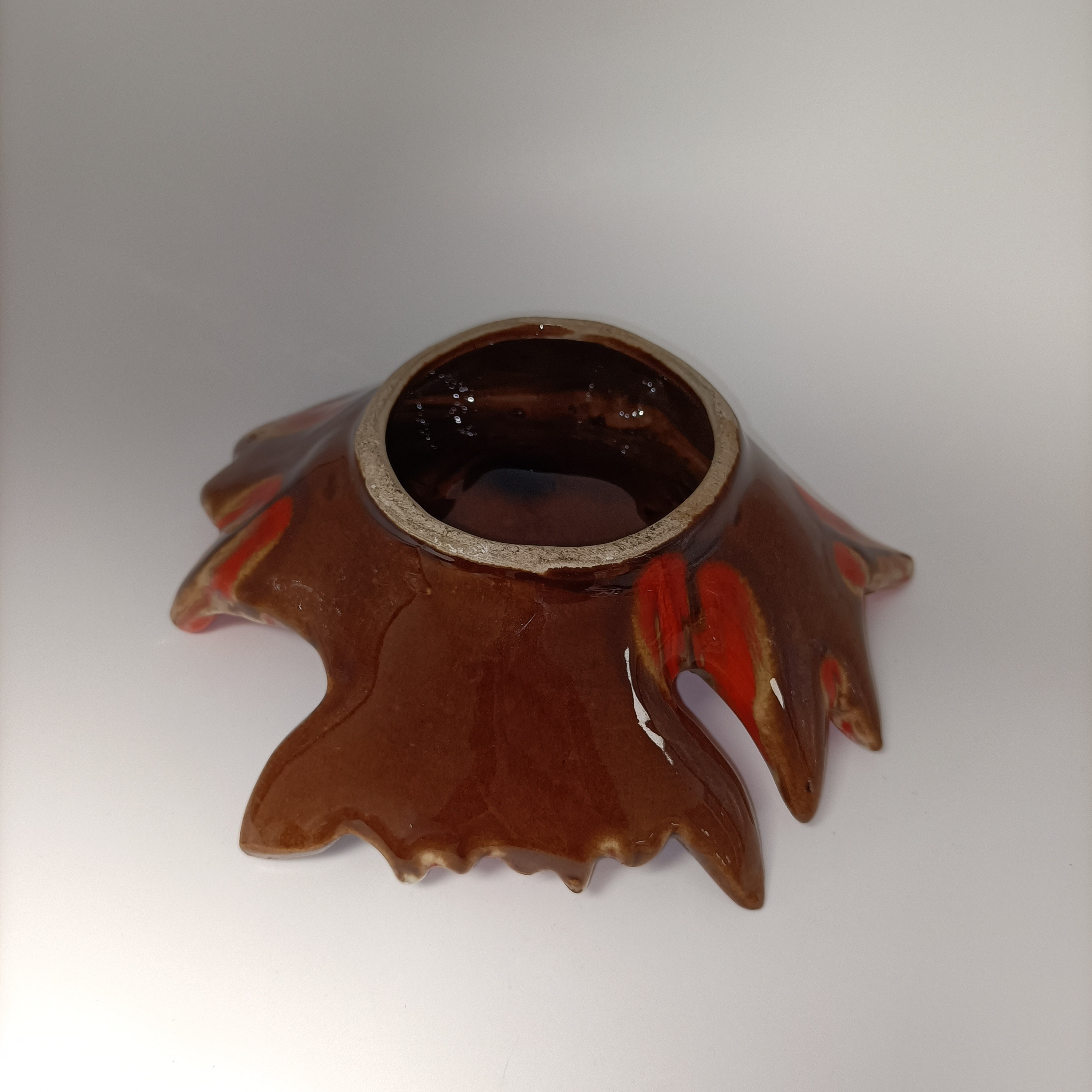 Voir photo 7 de Cendrier vide-poche feuille rouge en céramique émaillée vintage Le Portel Cendrier vide-poche feuille rouge en céramique émaillée vintage Le Portel Très bon état reconditionné photo 7