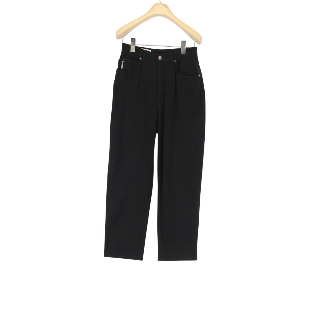 Cerruti - pantalon en coton - taille 38 Très bon état - 32,00 € Cerruti - pantalon en coton - taille 38 Très bon état reconditionné disponible sur Label Emmaüs