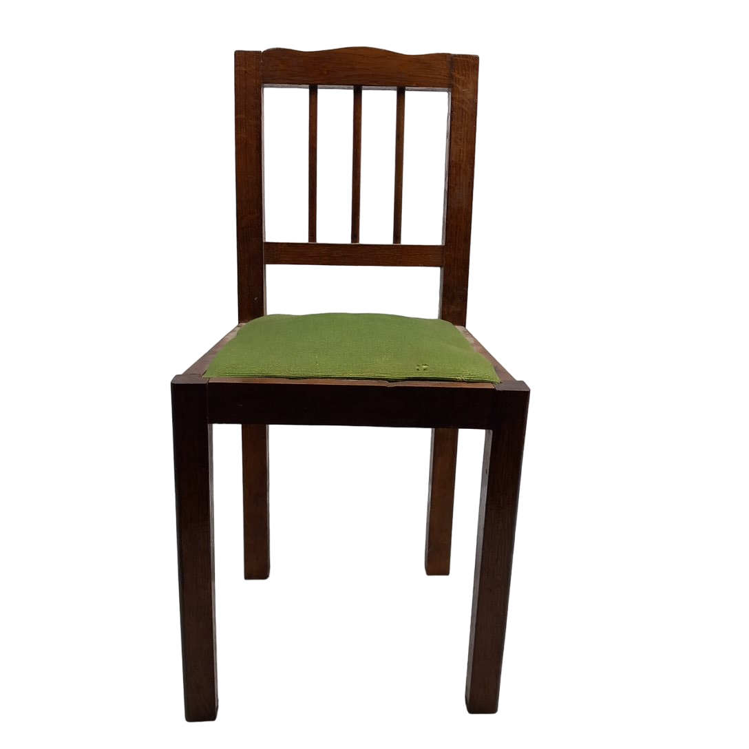 Chaise Ancienne pour Poupée en Bois et tissu État correct - 20,00 € Chaise Ancienne pour Poupée en Bois et tissu État correct reconditionné disponible sur Label Emmaüs