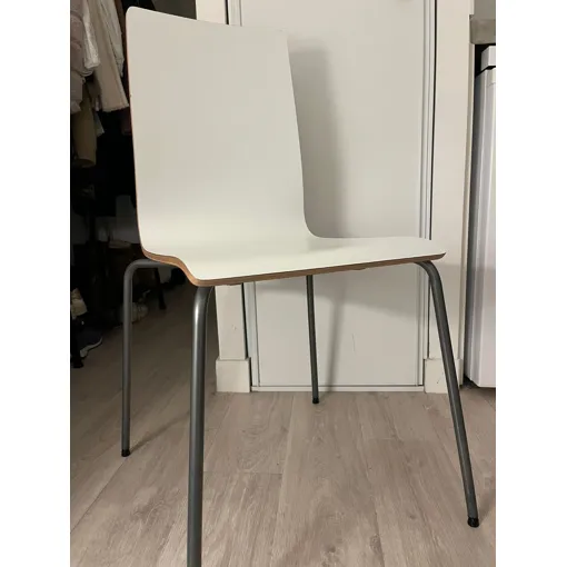 Chaise blanche Bon état reconditionné disponible sur Rakuten