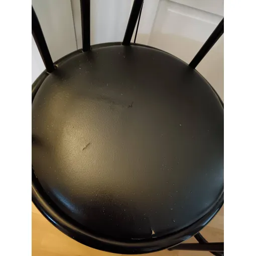 Chaise de bar noir a remettre en état Bon état reconditionné disponible sur Rakuten