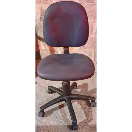 Chaise de bureau en plastique couleur bleue Bon état reconditionné disponible sur Rakuten