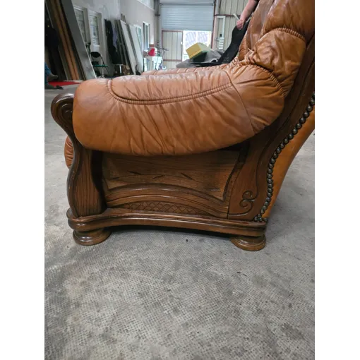 Chaise En Cuir Sculpté Bon état reconditionné disponible sur Rakuten