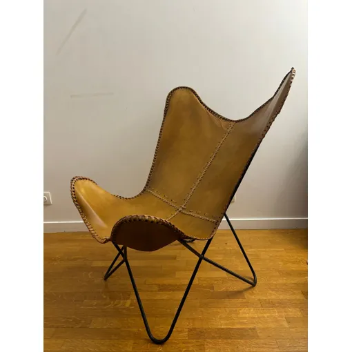 Chaise papillon vintage en cuir marron clair Bon état reconditionné disponible sur Rakuten