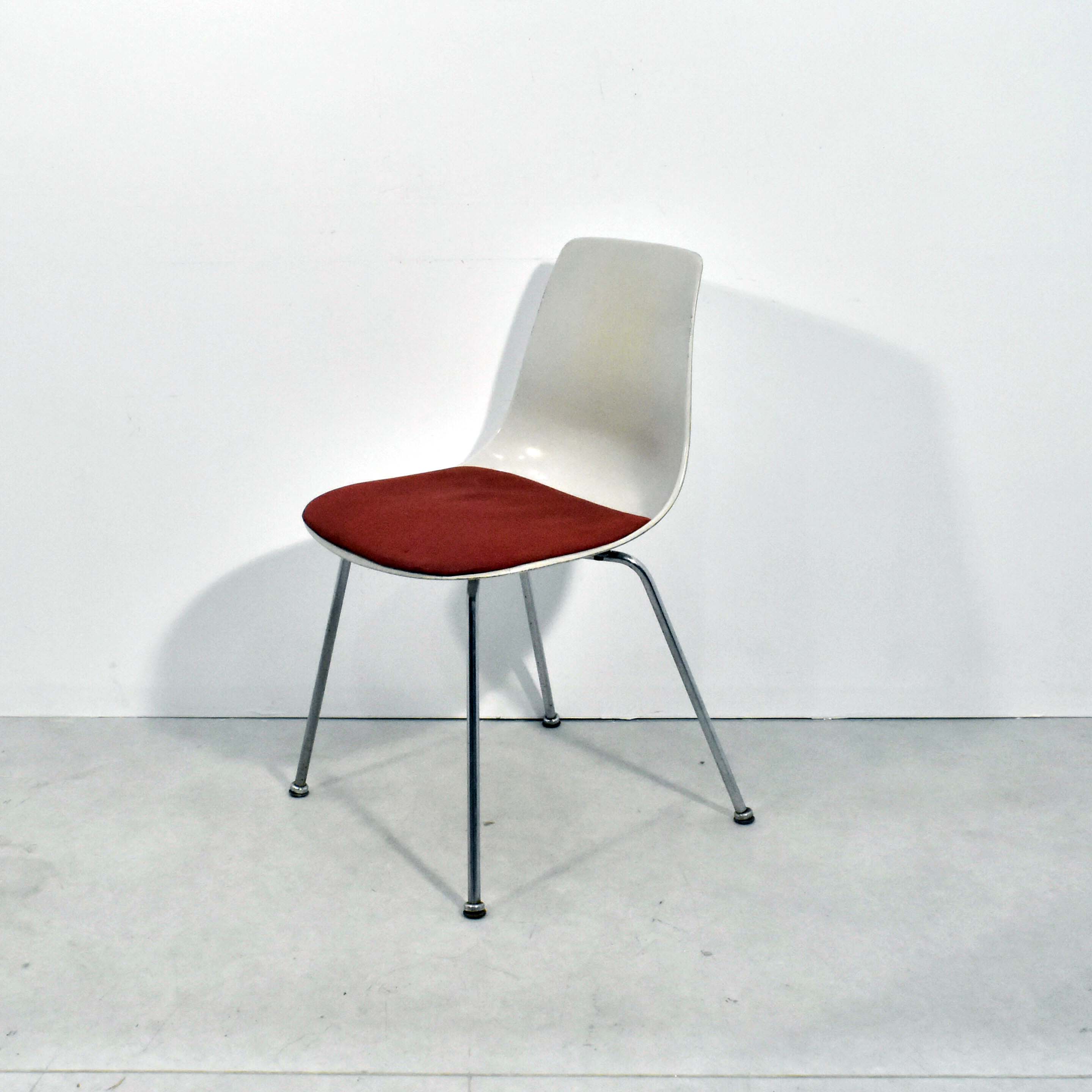 Voir photo 6 de Chaise Wilkhahn by Georg Leowald - Années 60 Chaise Wilkhahn by Georg Leowald - Années 60 Bon état reconditionné photo 6