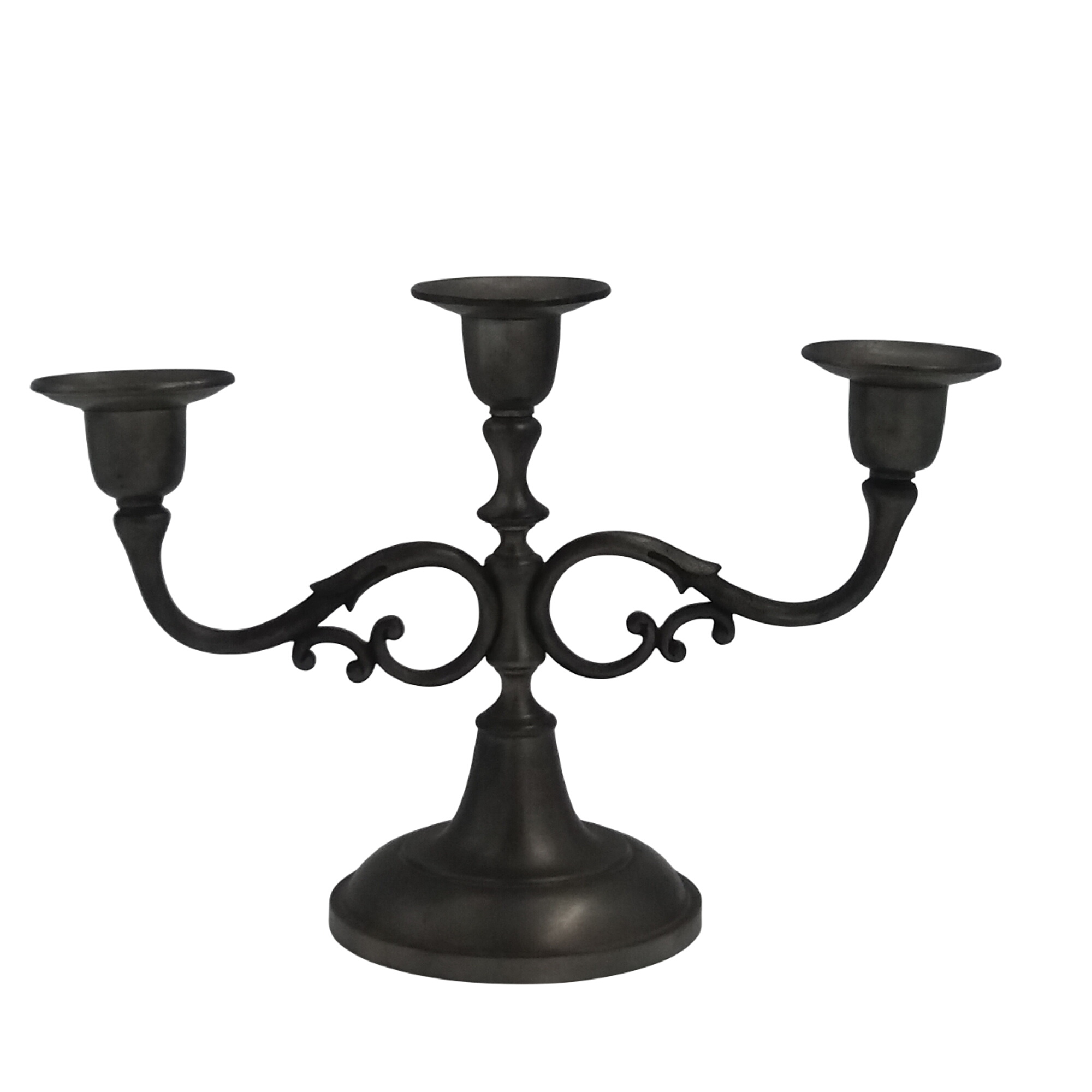 Chandelier 3 branches en étain. Signé. Très bon état - 20,00 € Chandelier 3 branches en étain. Signé. Très bon état reconditionné disponible sur Label Emmaüs