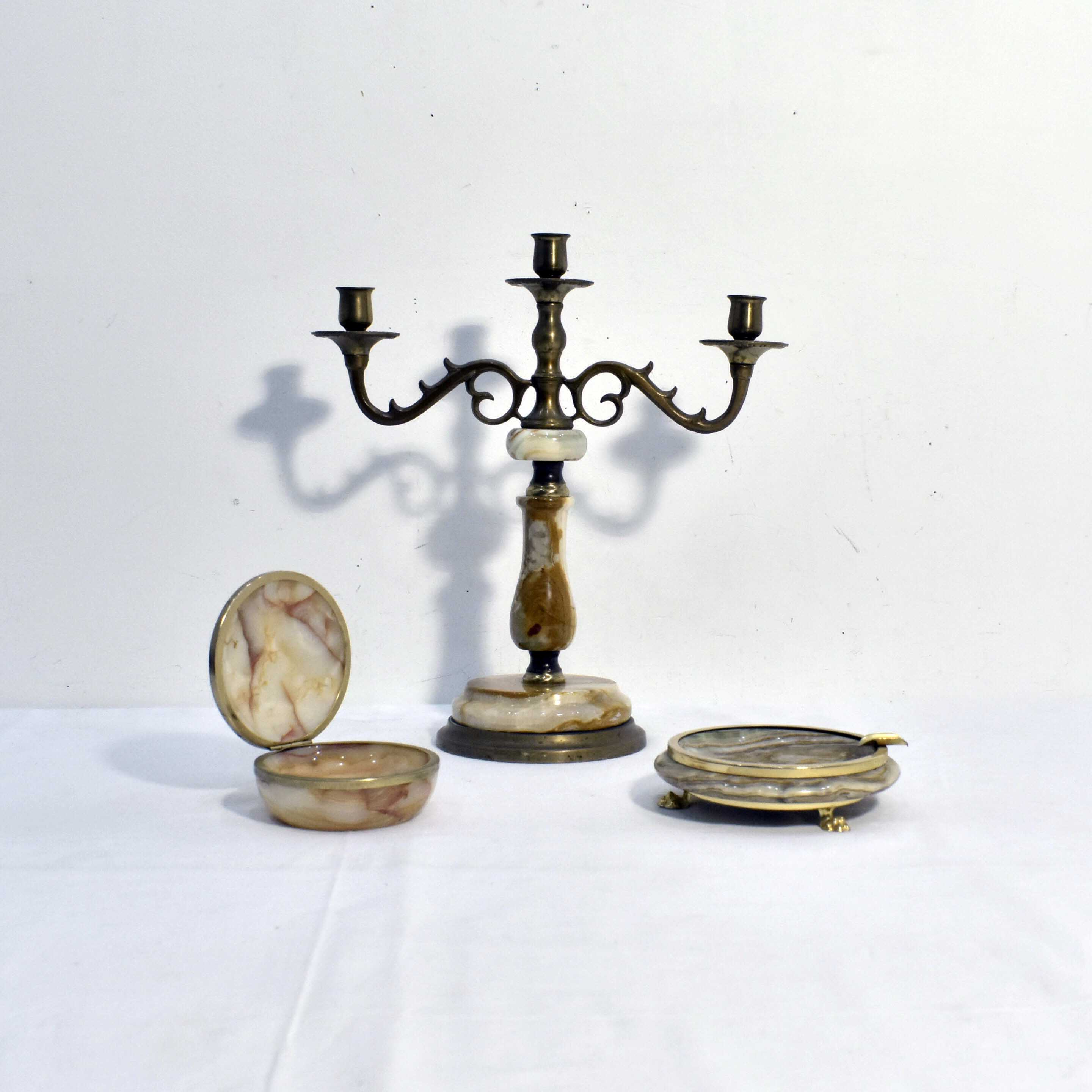 Voir photo 17 de Chandelier Bonbonnière & Cendrier - Onyx & Laiton Doré Chandelier Bonbonnière & Cendrier - Onyx & Laiton Doré Bon état reconditionné photo 17