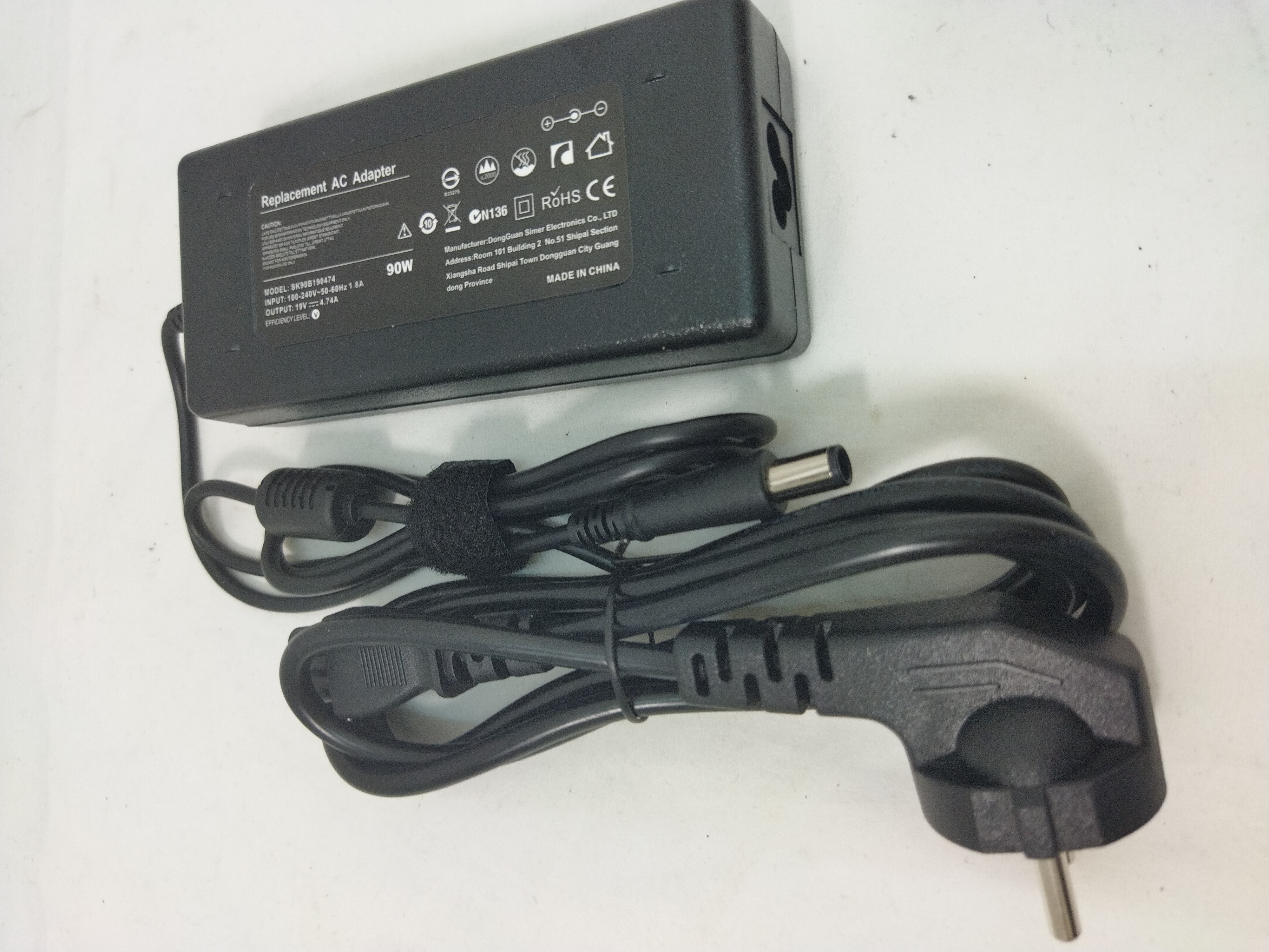 Voir photo 2 de Chargeur AC adpater neuf pour pc Portable jamais servi Output 19v = 4.74A Chargeur AC adpater neuf pour pc Portable jamais servi Output 19v = 4.74A Parfait état reconditionné photo 2