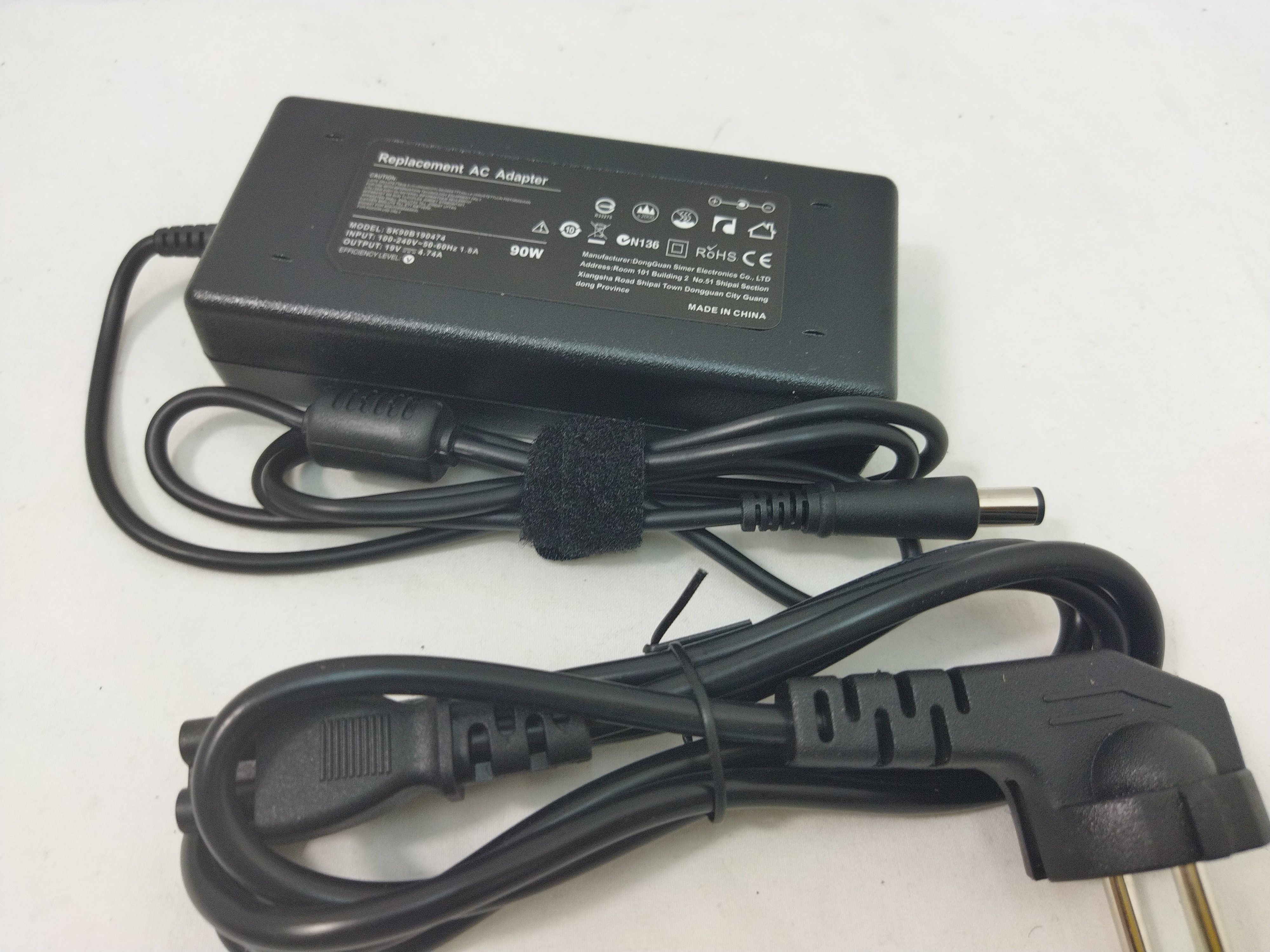 Voir photo 3 de Chargeur AC adpater neuf pour pc Portable jamais servi Output 19v = 4.74A Chargeur AC adpater neuf pour pc Portable jamais servi Output 19v = 4.74A Parfait état reconditionné photo 3