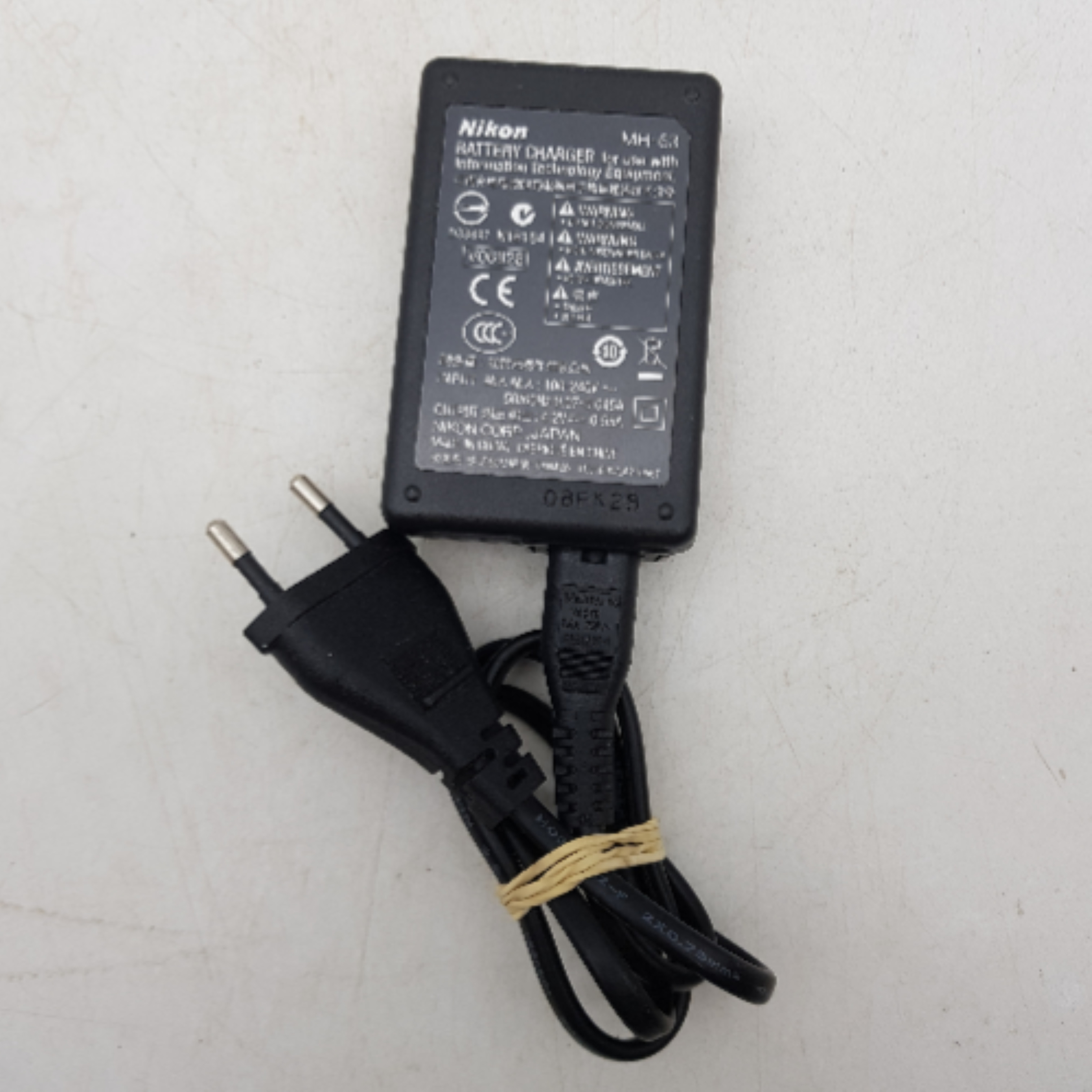 Voir photo 2 de Chargeur batterie appareil photo Nikon MH-63 Chargeur batterie appareil photo Nikon MH-63 bon état reconditionné photo 2