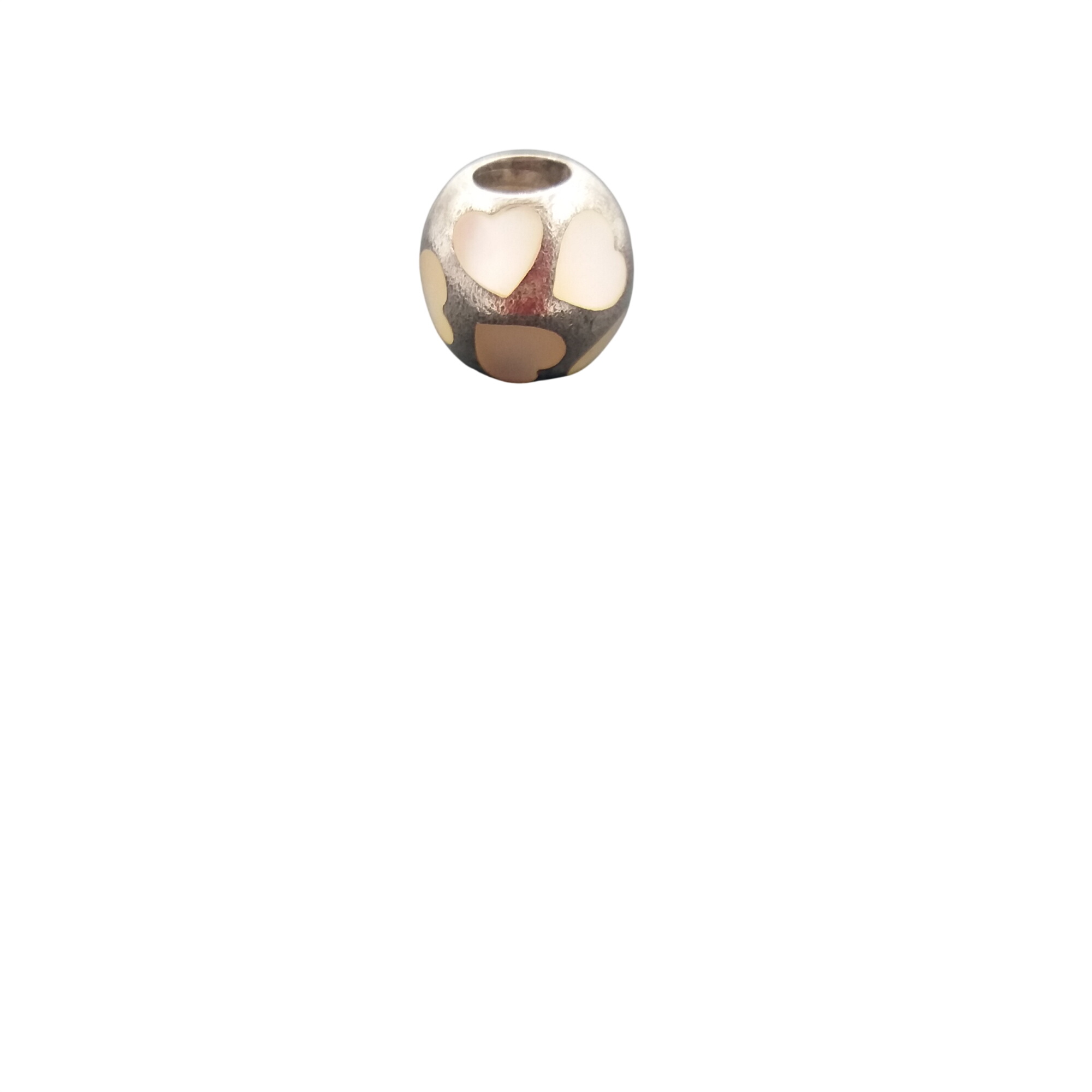 Acheter Charm pour bracelet Pandora. Argent massif. Anneau en argent agrémenté de cœur en nacre. Très bon état - 29,00 € Charm pour bracelet Pandora. Argent massif. Anneau en argent agrémenté de cœur en nacre. Très bon état reconditionné disponible sur Label Emmaüs