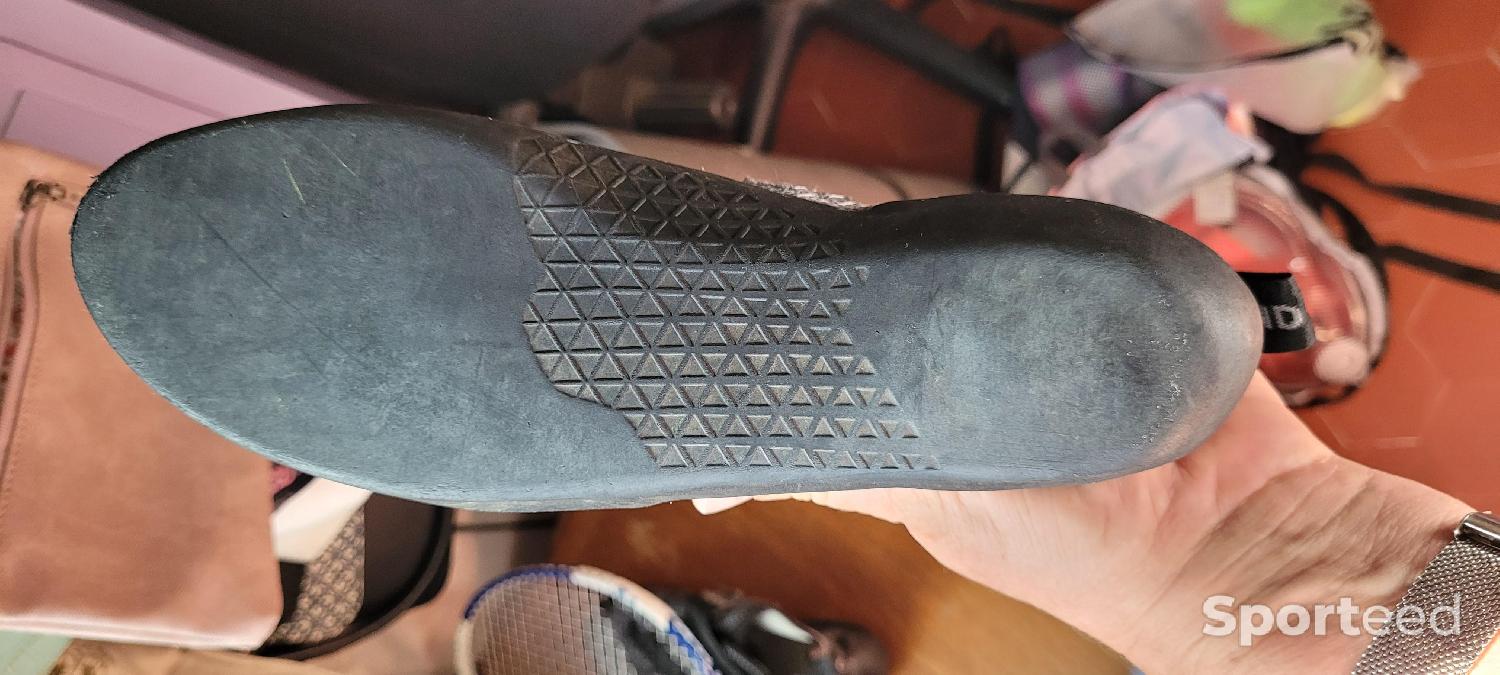 Chausson escalade Très bon état Decathlon reconditionné disponible sur Sporteed | Dero