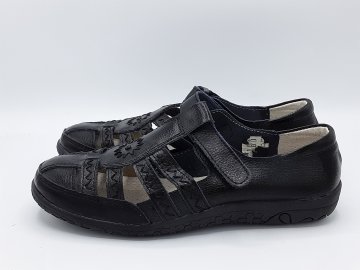 Chaussure confort sytle Fisherman cuir noir 40 de seconde main - 15,00 € Chaussure confort sytle Fisherman cuir noir 40 de seconde main N/A reconditionné disponible sur Claquettes Market