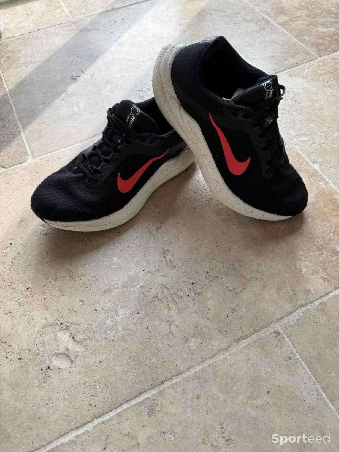 Chaussure de course Nike winflo 10 Très bon état Nike reconditionné disponible sur Sporteed | Dero