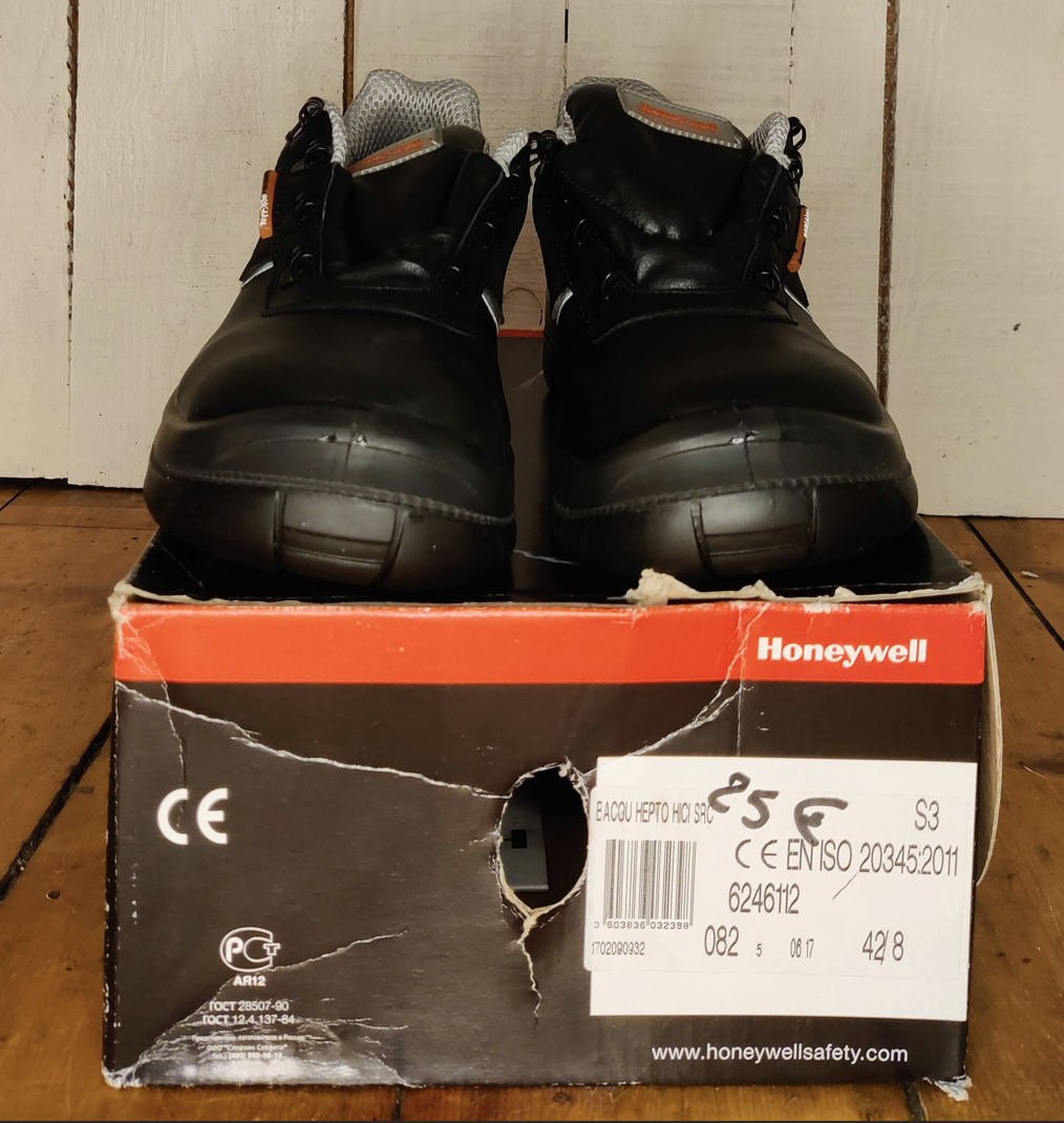 Voir photo 2 de Chaussure de sécurité Honeywell Bacou - 42 Chaussure de sécurité Honeywell Bacou - 42 Parfait état reconditionné photo 2