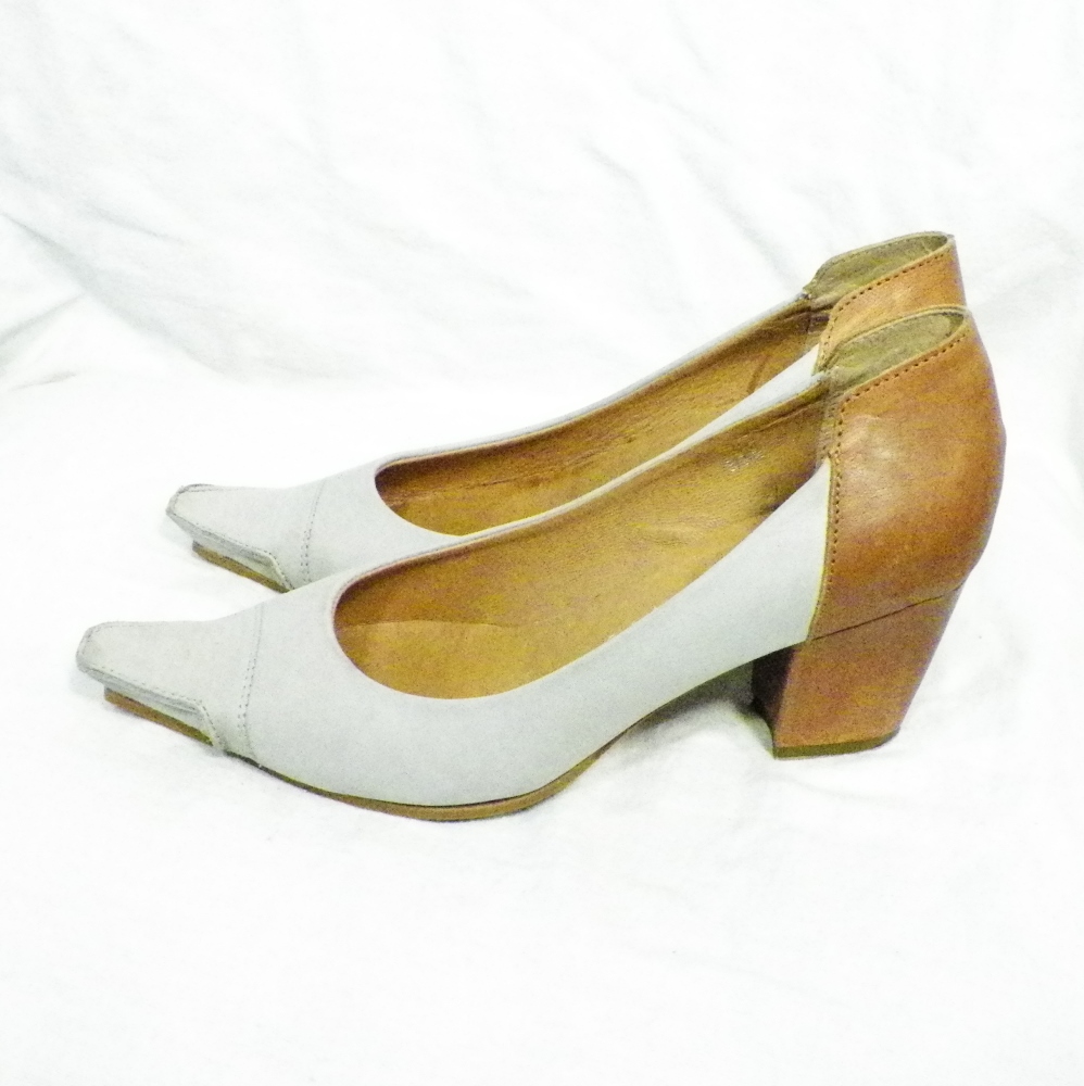 Acheter Chaussure Femme Grise STEPHANE GONTARD T 37 1/2. Bon état - 10,50 € Chaussure Femme Grise STEPHANE GONTARD T 37 1/2. Bon état reconditionné disponible sur Label Emmaüs