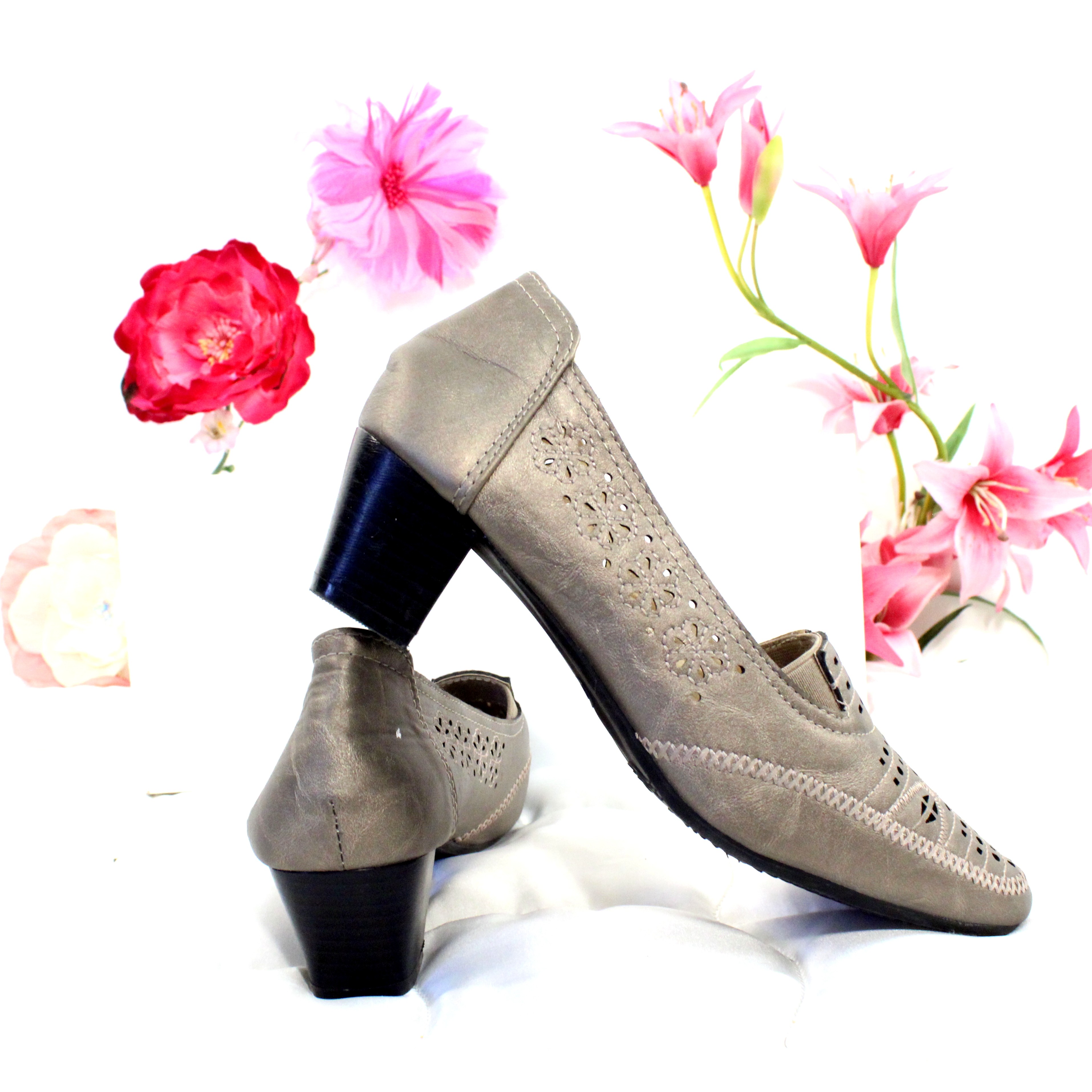 Voir photo 2 de Chaussure Femme Taupe LIBRA POP Pointure 38 Chaussure Femme Taupe LIBRA POP Pointure 38 Bon état reconditionné photo 2