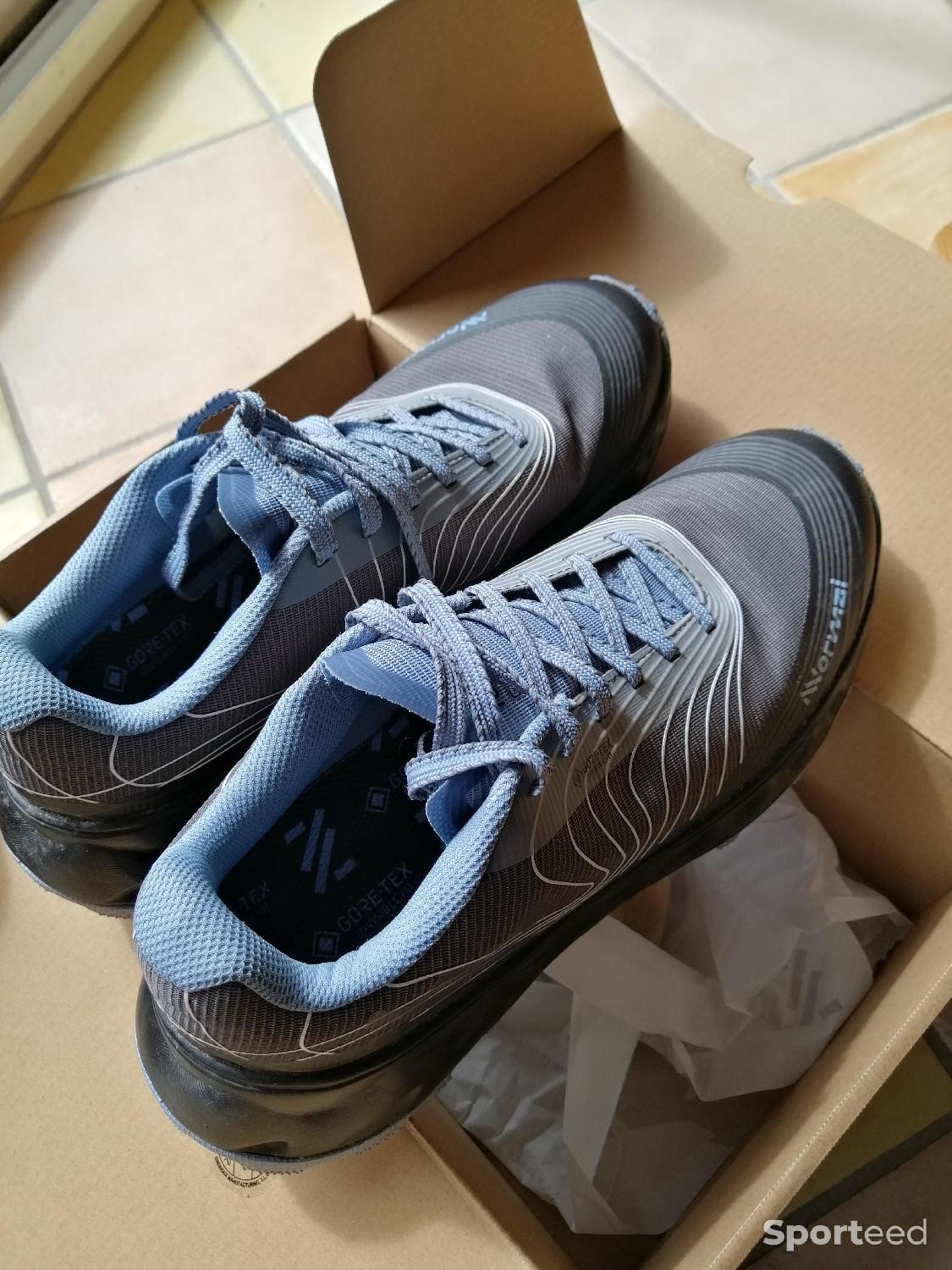 Chaussure Trail N Normal Gore tex 42 Comme neuf (c'est déjà la condition standard) reconditionné disponible sur Sporteed