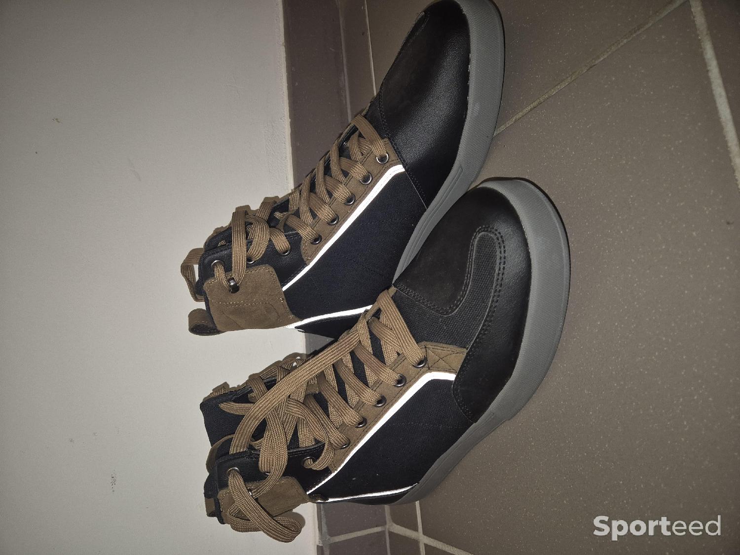 Chaussure Neuf reconditionné disponible sur Sporteed | Dero