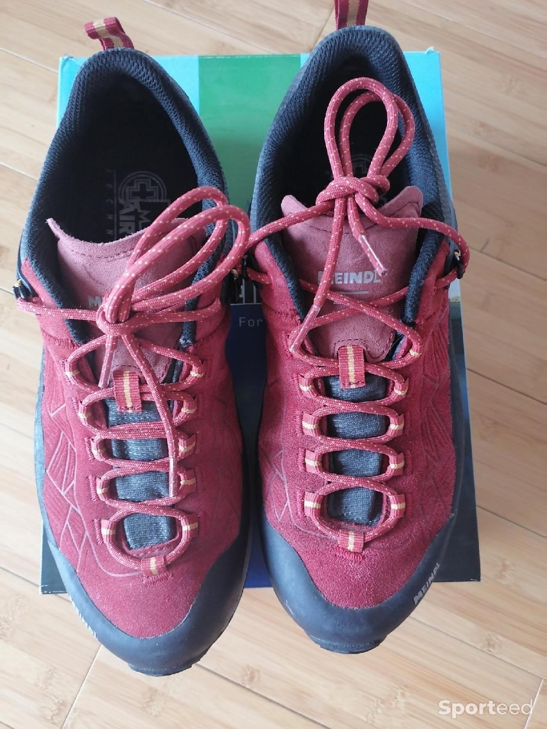 chaussure Très bon état reconditionné disponible sur Sporteed