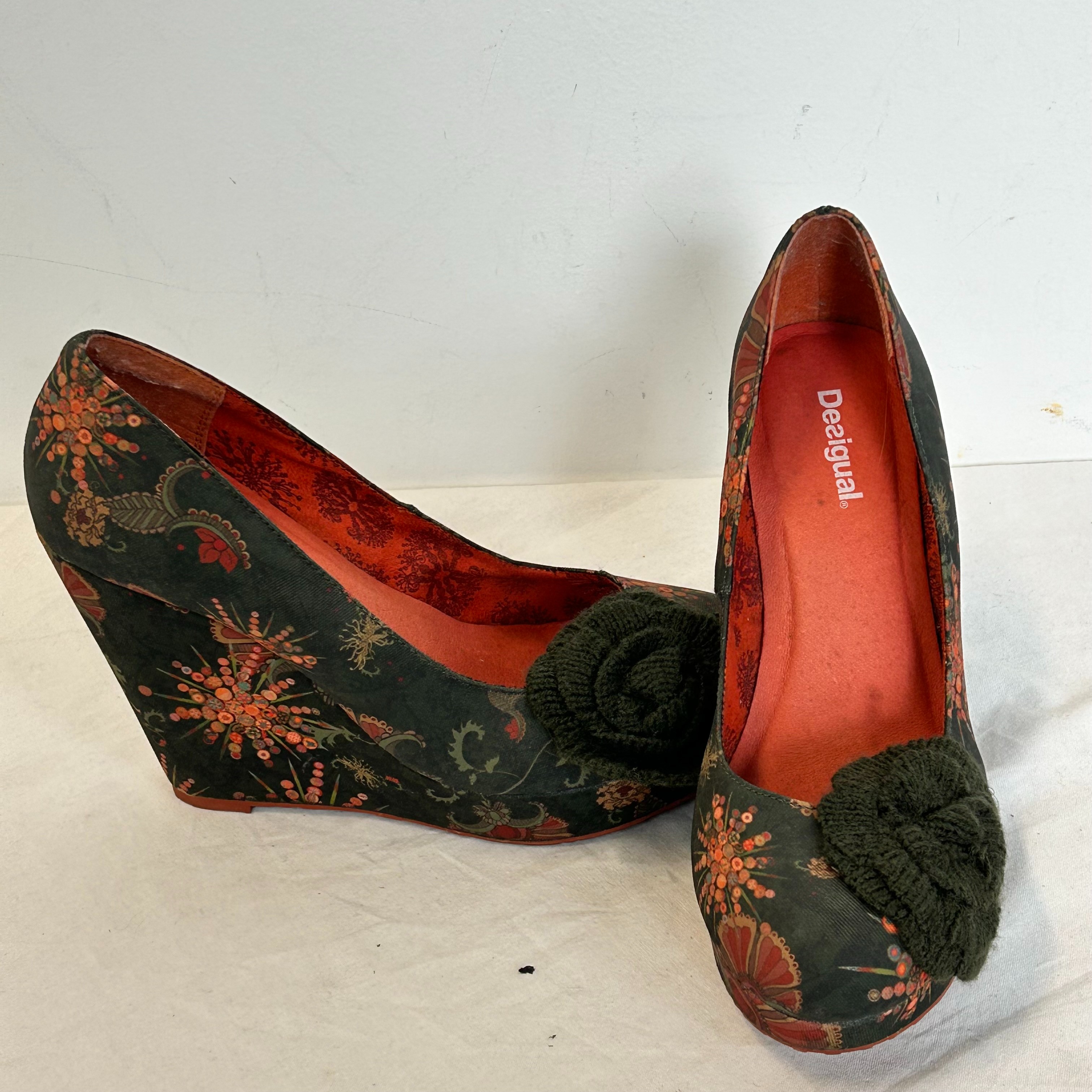 Voir photo 3 de Chaussures à talon Desigual T.40 Chaussures à talon Desigual T.40 Bon état reconditionné photo 3
