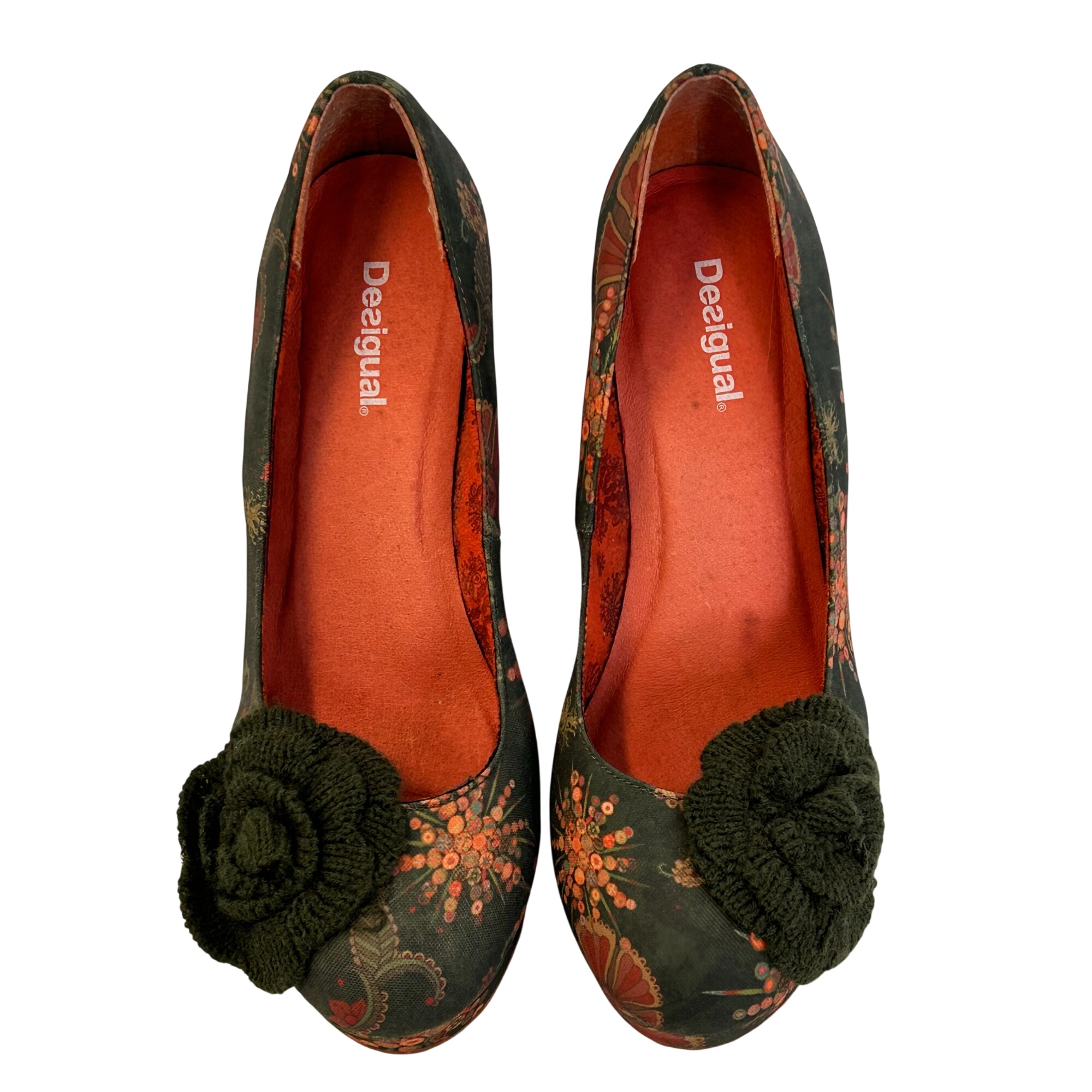 Chaussures à talon Desigual T.40 Bon état - 18,00 € Chaussures à talon Desigual T.40 Bon état reconditionné disponible sur Label Emmaüs
