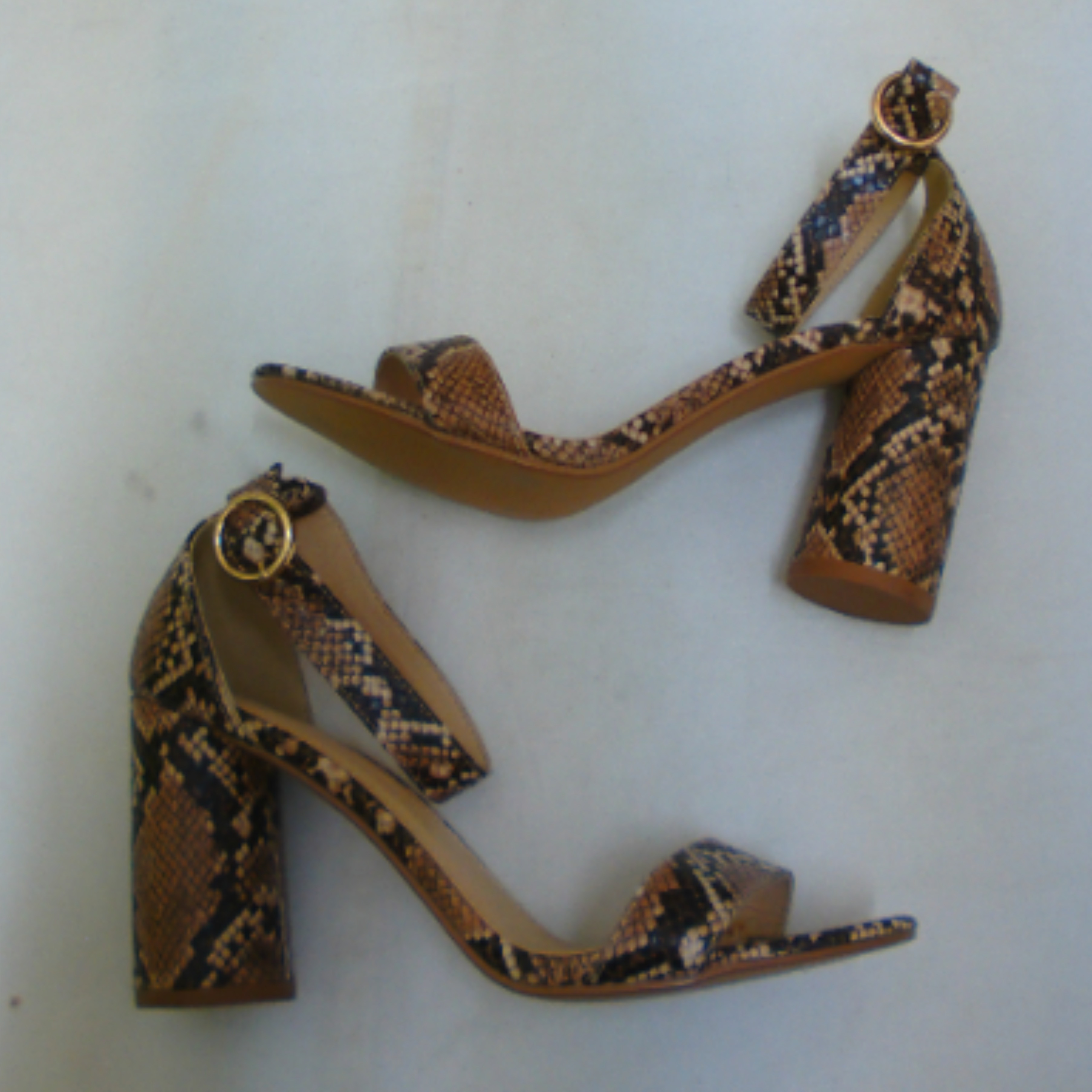 Voir photo 3 de Chaussures à talon PIMKIE, motifs cobra, pointure 39 Chaussures à talon PIMKIE, motifs cobra, pointure 39 Très bon état reconditionné photo 3