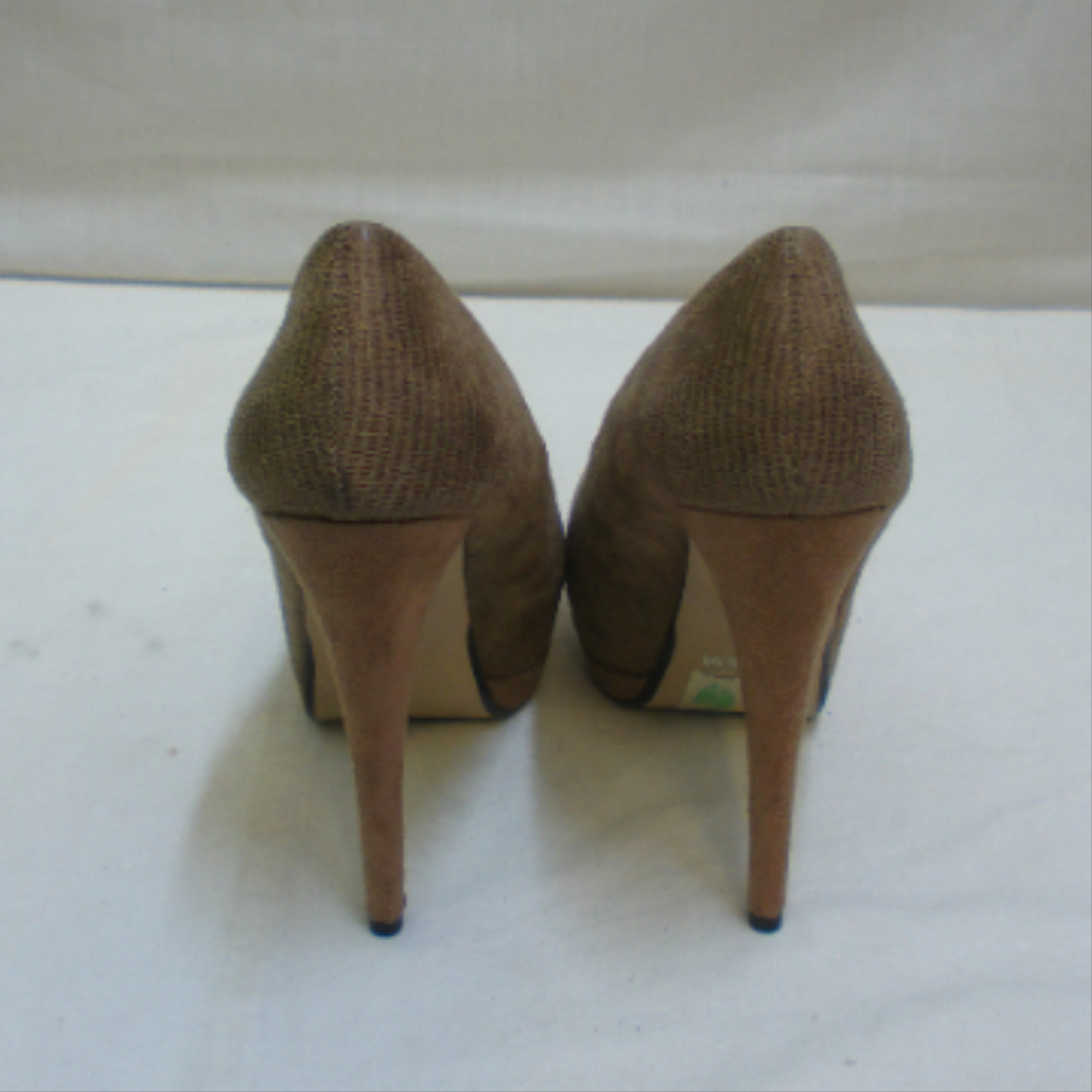 Voir photo 4 de Chaussures à talons BATA, marron clair - taupe, pointure 36 Chaussures à talons BATA, marron clair - taupe, pointure 36 Très bon état reconditionné photo 4