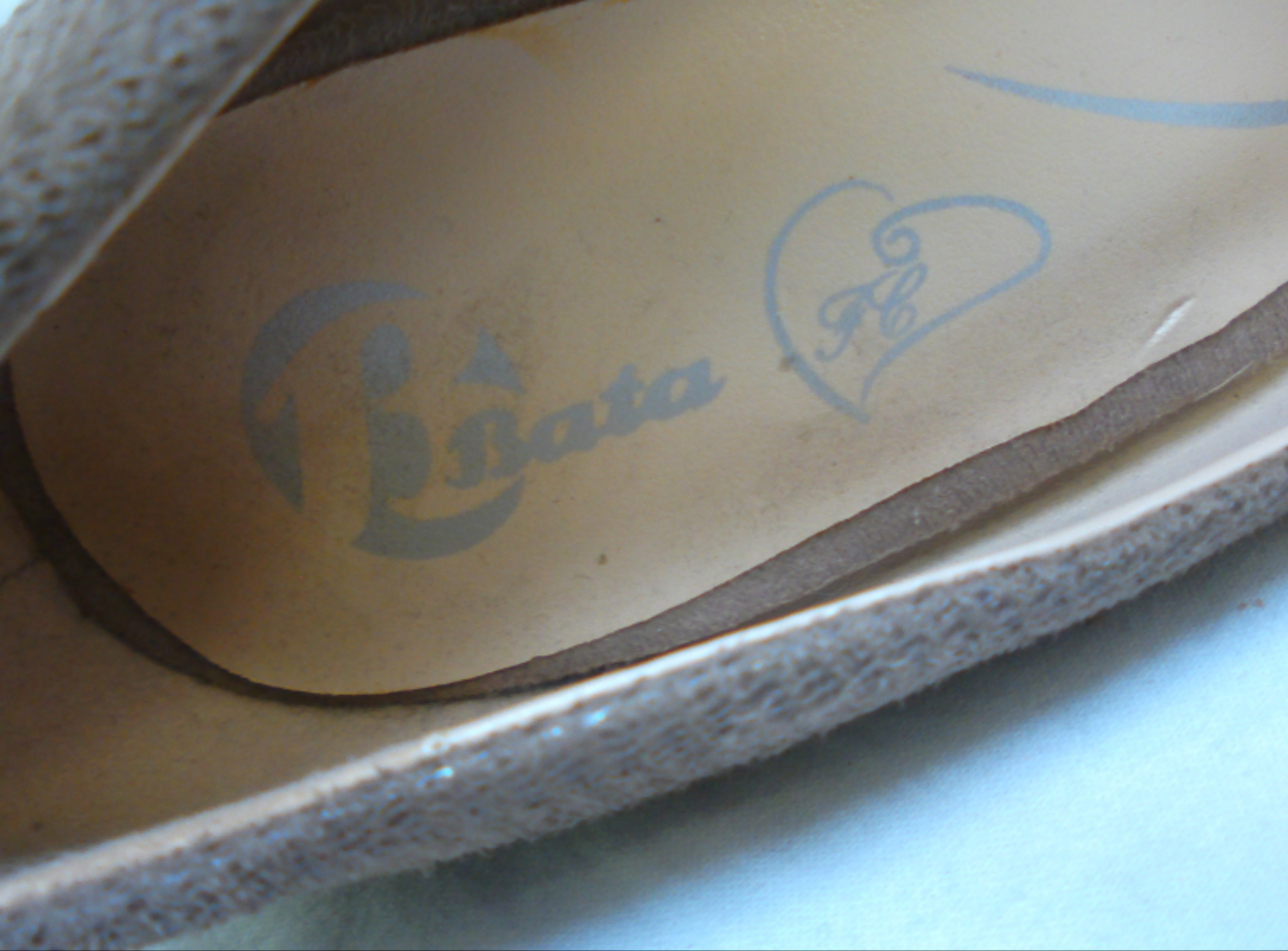 Voir photo 7 de Chaussures à talons BATA, marron clair - taupe, pointure 36 Chaussures à talons BATA, marron clair - taupe, pointure 36 Très bon état reconditionné photo 7