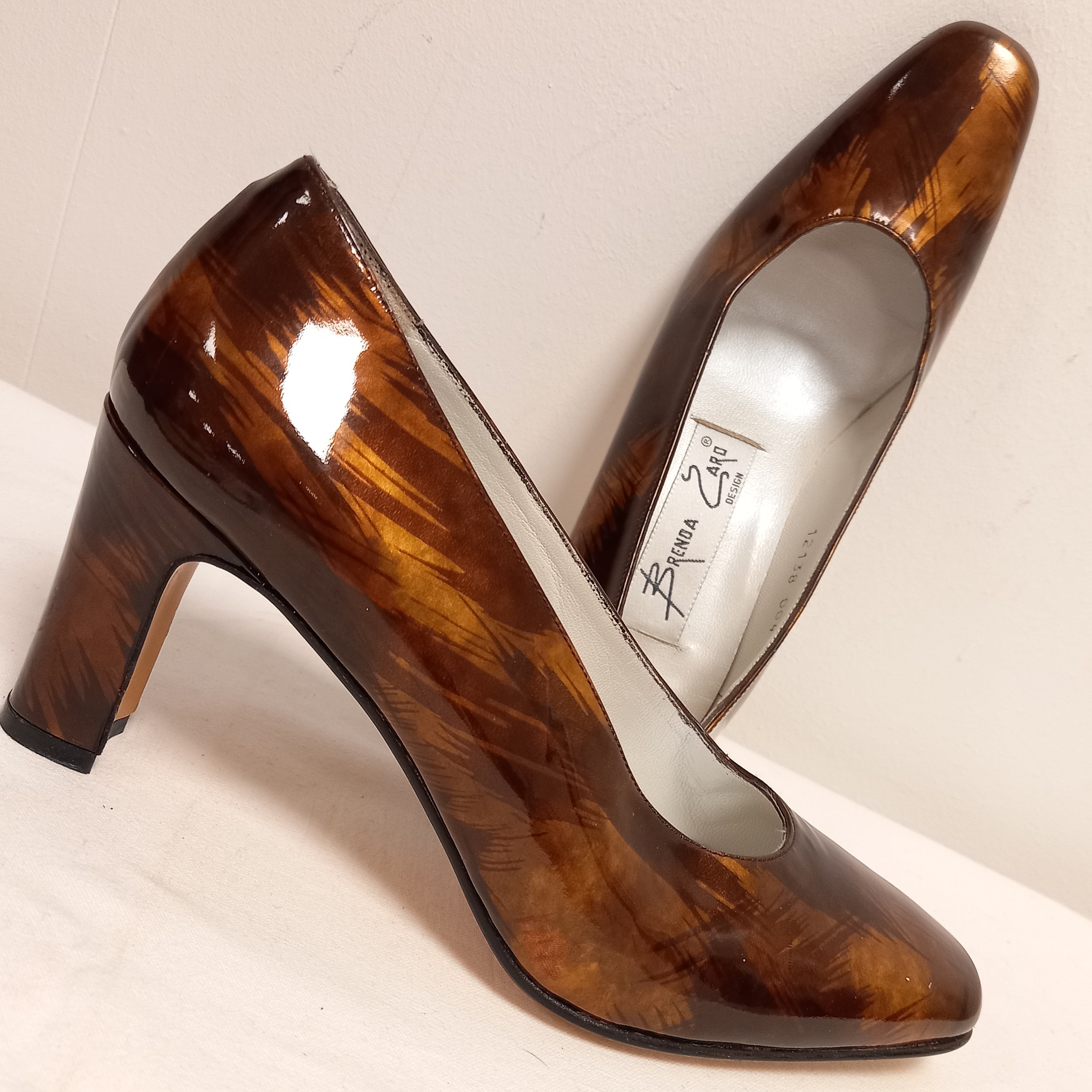Voir photo 2 de Chaussures à talons vernis marron- Brenda Zaro- P: 36.5 Chaussures à talons vernis marron- Brenda Zaro- P: 36.5 Bon état reconditionné photo 2