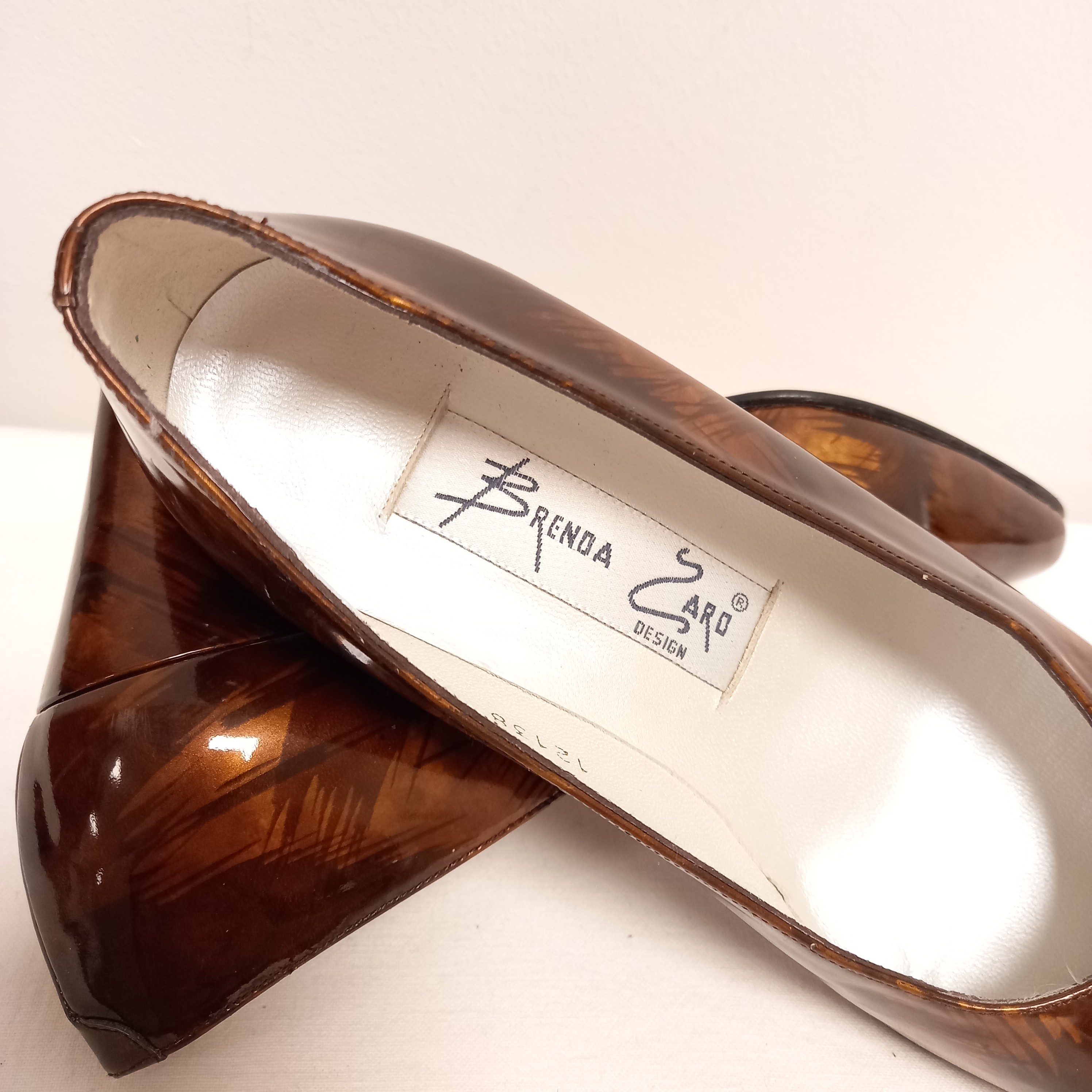 Voir photo 4 de Chaussures à talons vernis marron- Brenda Zaro- P: 36.5 Chaussures à talons vernis marron- Brenda Zaro- P: 36.5 Bon état reconditionné photo 4