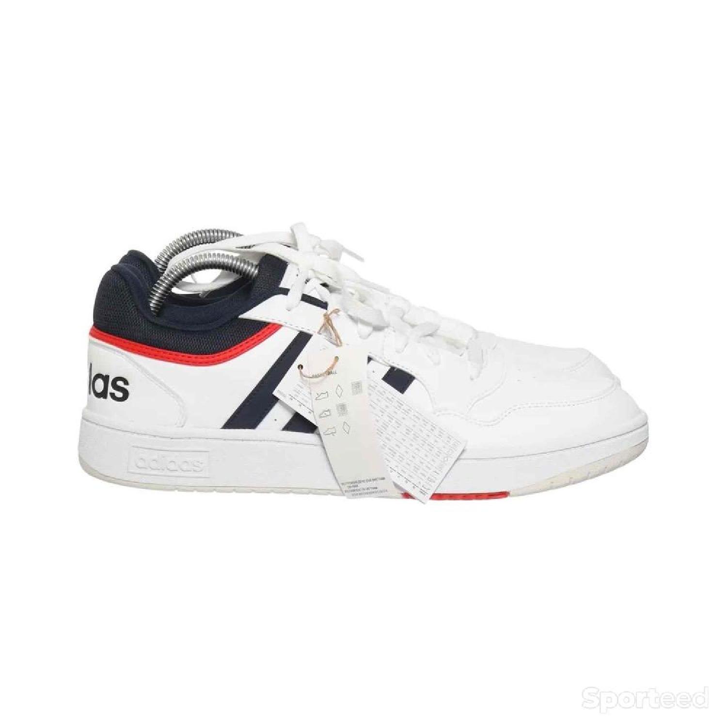 Chaussures Adidas hoops 3.0 46 2/3 Très bon état Adidas reconditionné disponible sur Sporteed