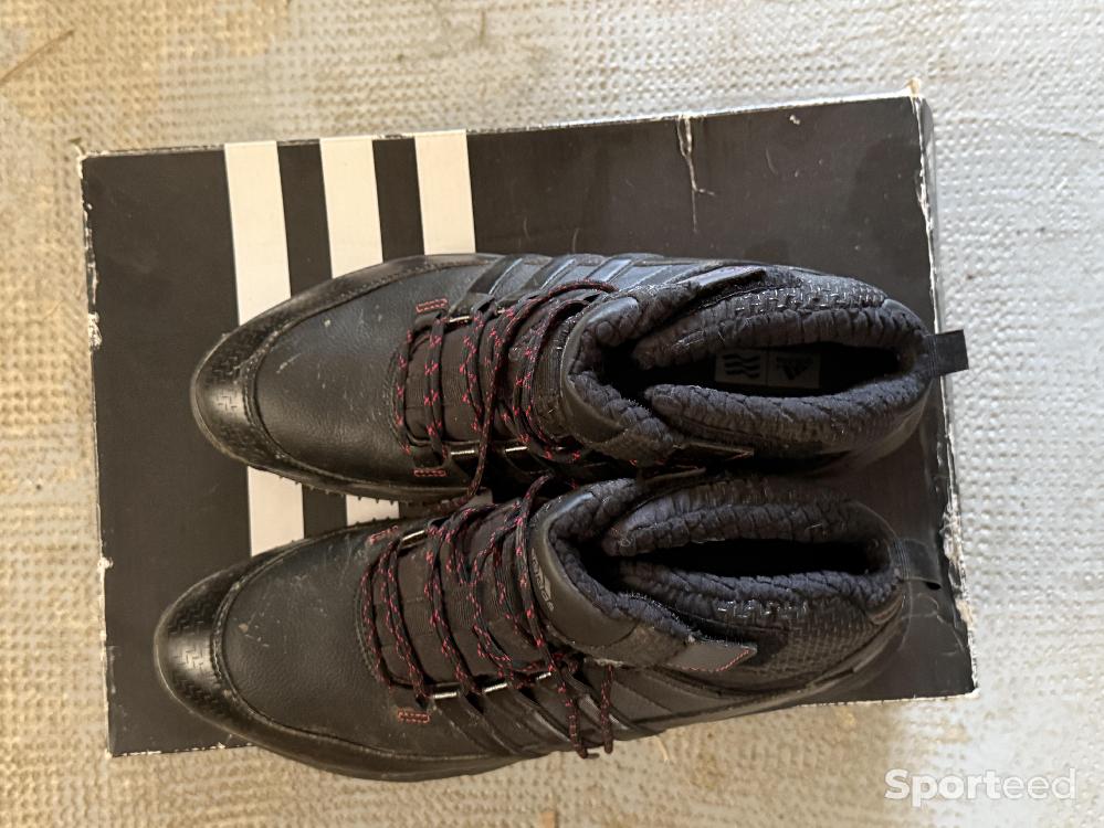 Chaussures Adidas Très bon état reconditionné disponible sur Sporteed