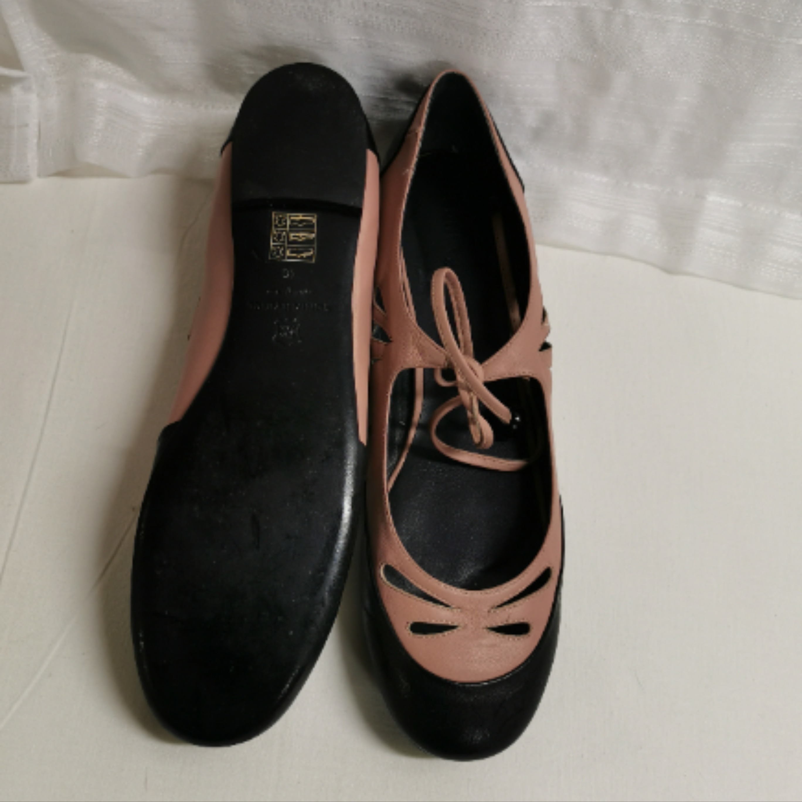 Voir photo 3 de chaussures ballerines plates en cuir SONIA RYKIEL paris currant / nude avec découpes et lien taille 40 chaussures ballerines plates en cuir SONIA RYKIEL paris currant / nude avec découpes et lien taille 40 Bon état reconditionné photo 3