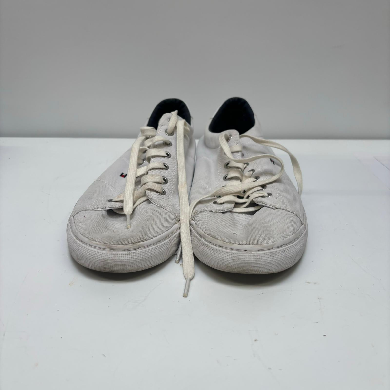 Voir photo 5 de Chaussures blanches basses Tommy Hilfinger taille 47 Chaussures blanches basses Tommy Hilfinger taille 47 Bon état reconditionné photo 5