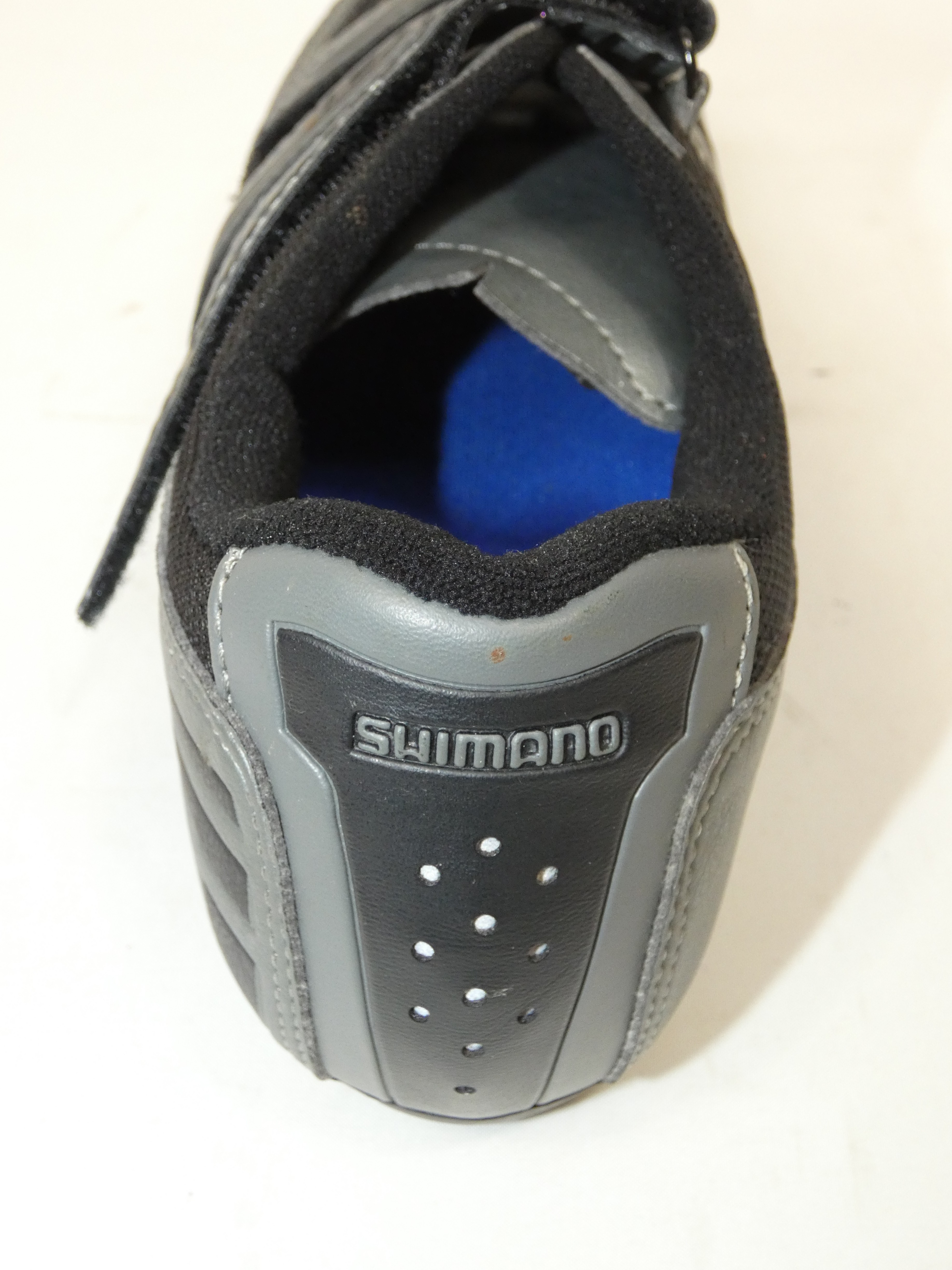 Voir photo 5 de Chaussures cycliste de marque SHIMANO RT51 SPD T.43 Chaussures cycliste de marque SHIMANO RT51 SPD T.43 Très bon état reconditionné photo 5
