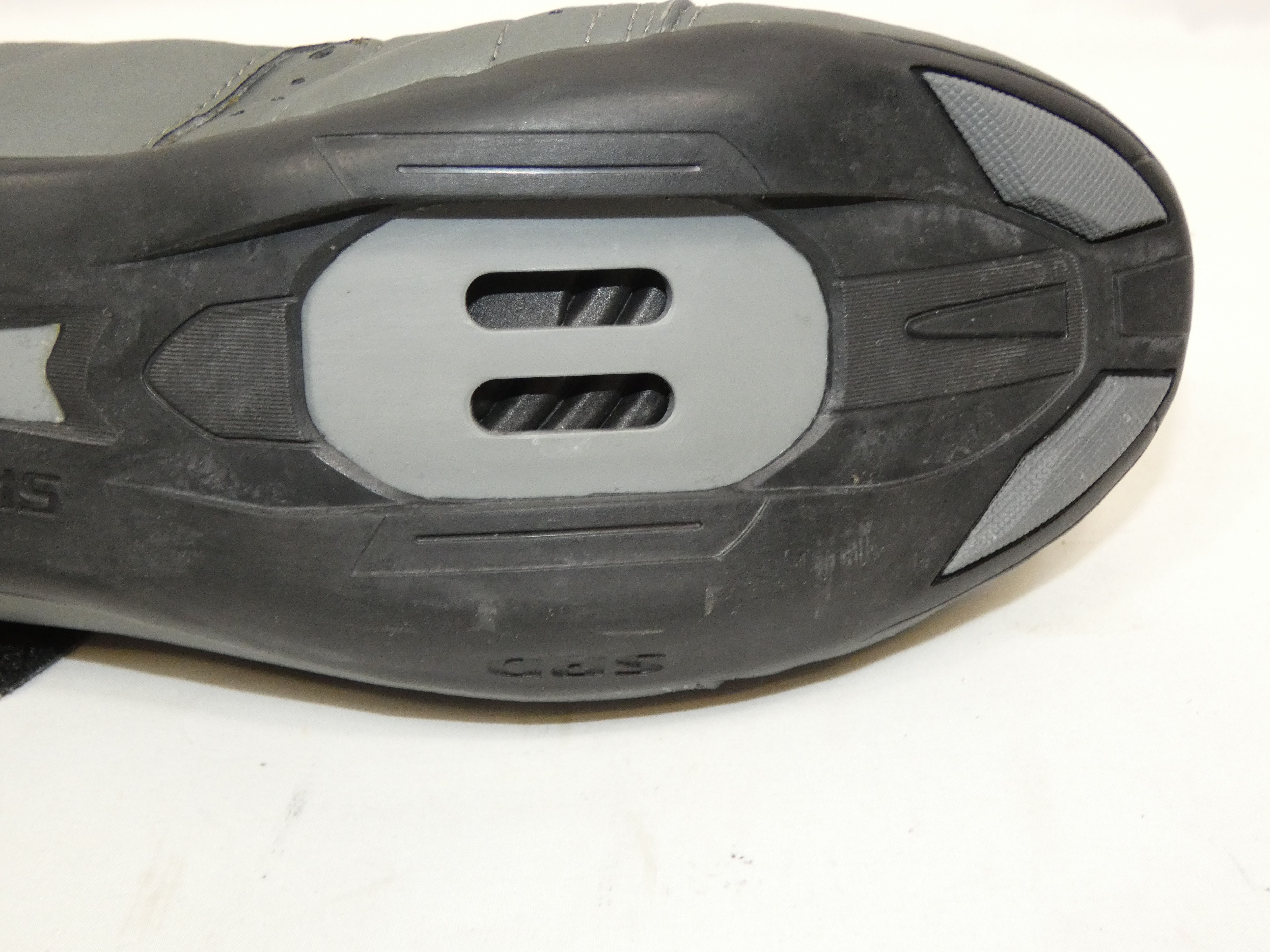 Voir photo 8 de Chaussures cycliste de marque SHIMANO RT51 SPD T.43 Chaussures cycliste de marque SHIMANO RT51 SPD T.43 Très bon état reconditionné photo 8