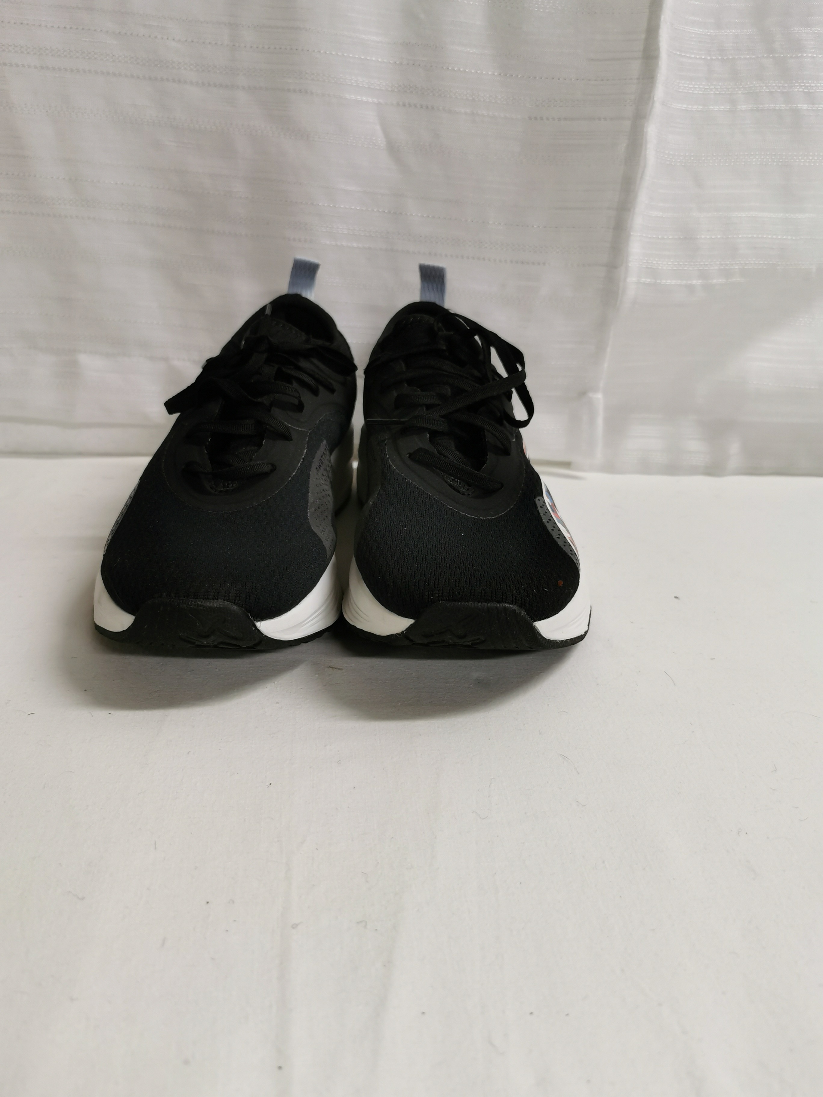 Voir photo 3 de Chaussures d'entrainement noires PWR XX Maggie Stephenson pour femmes. Chaussures d'entrainement noires PWR XX Maggie Stephenson pour femmes. Bon état reconditionné photo 3