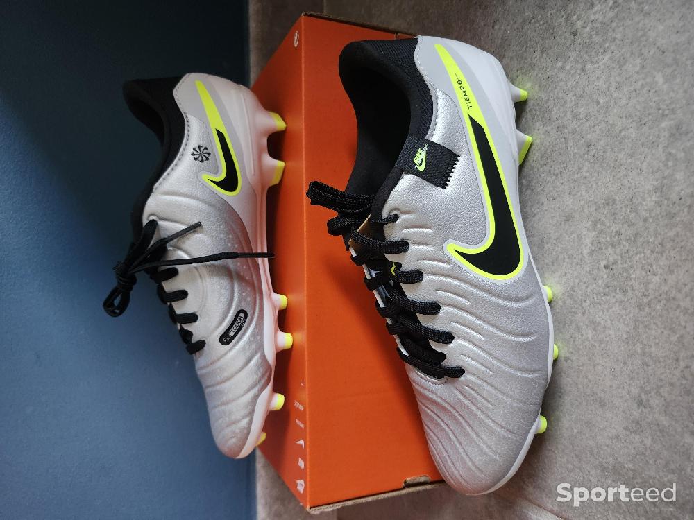 Chaussures de foot Nike Comme neuf (c'est déjà la condition standard) Nike reconditionné disponible sur Sporteed