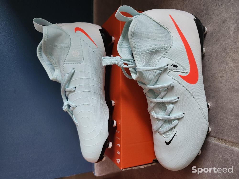 Chaussures de foot Nike Comme neuf (c'est déjà la condition standard) Nike reconditionné disponible sur Sporteed